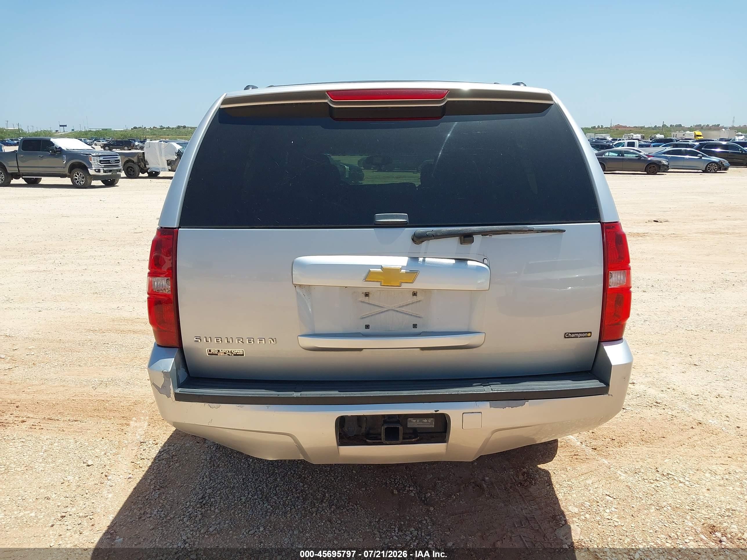 2013 Chevrolet Suburban Ls Серебряный vin: 1GNSCHE09DR231804