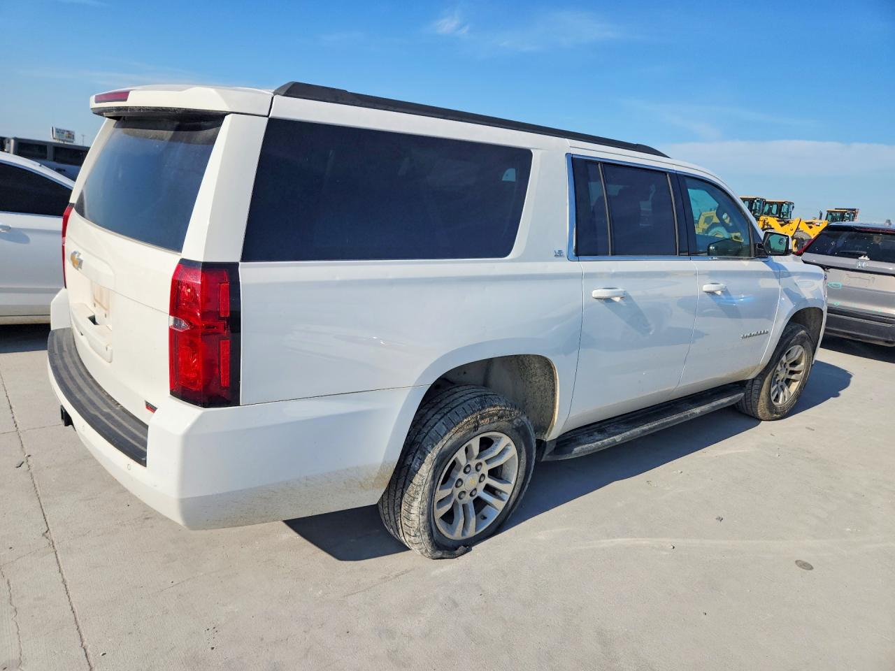 2015 Chevrolet Suburban C1500 Ls White vin: 1GNSCHEC5FR247561