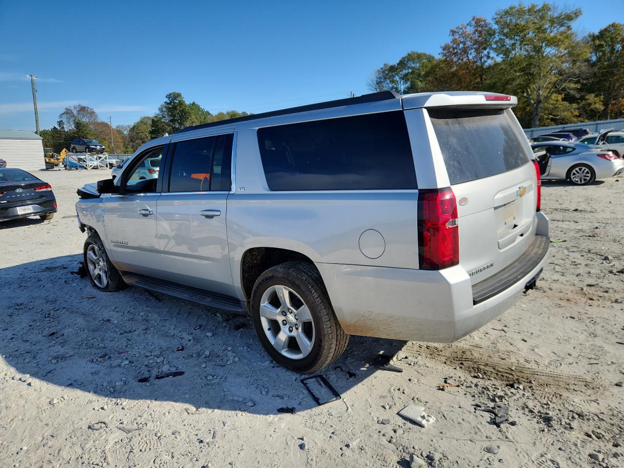 2015 Chevrolet Suburban C1500 Ls Silver vin: 1GNSCHKC2FR665709