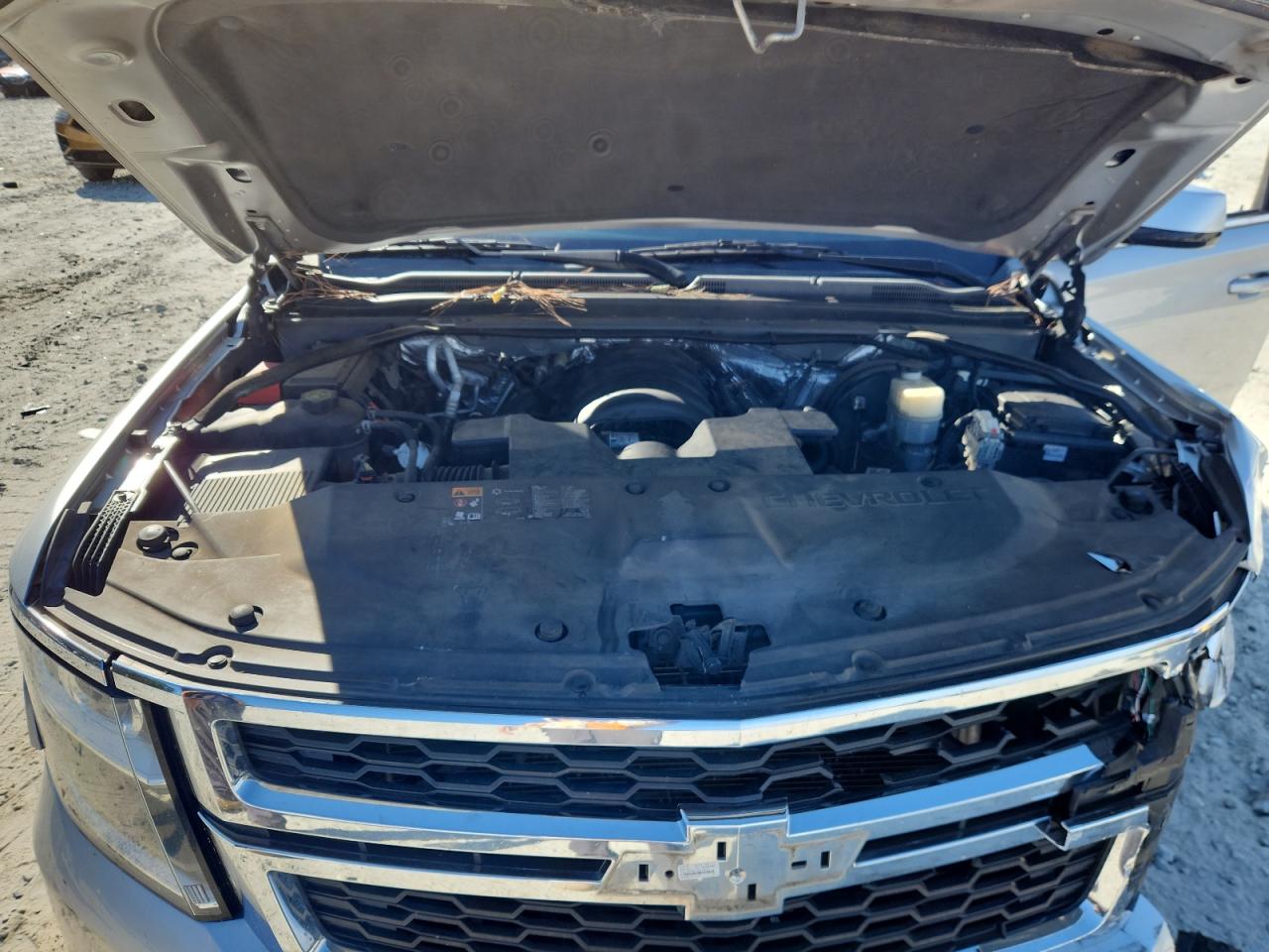 2015 Chevrolet Suburban C1500 Ls Silver vin: 1GNSCHKC2FR665709