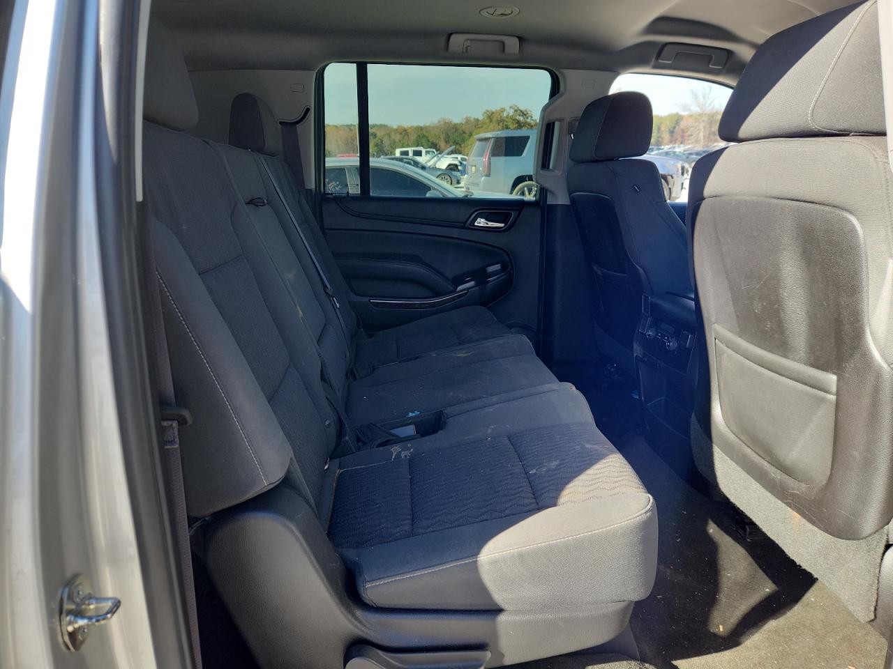 2015 Chevrolet Suburban C1500 Ls Silver vin: 1GNSCHKC2FR665709
