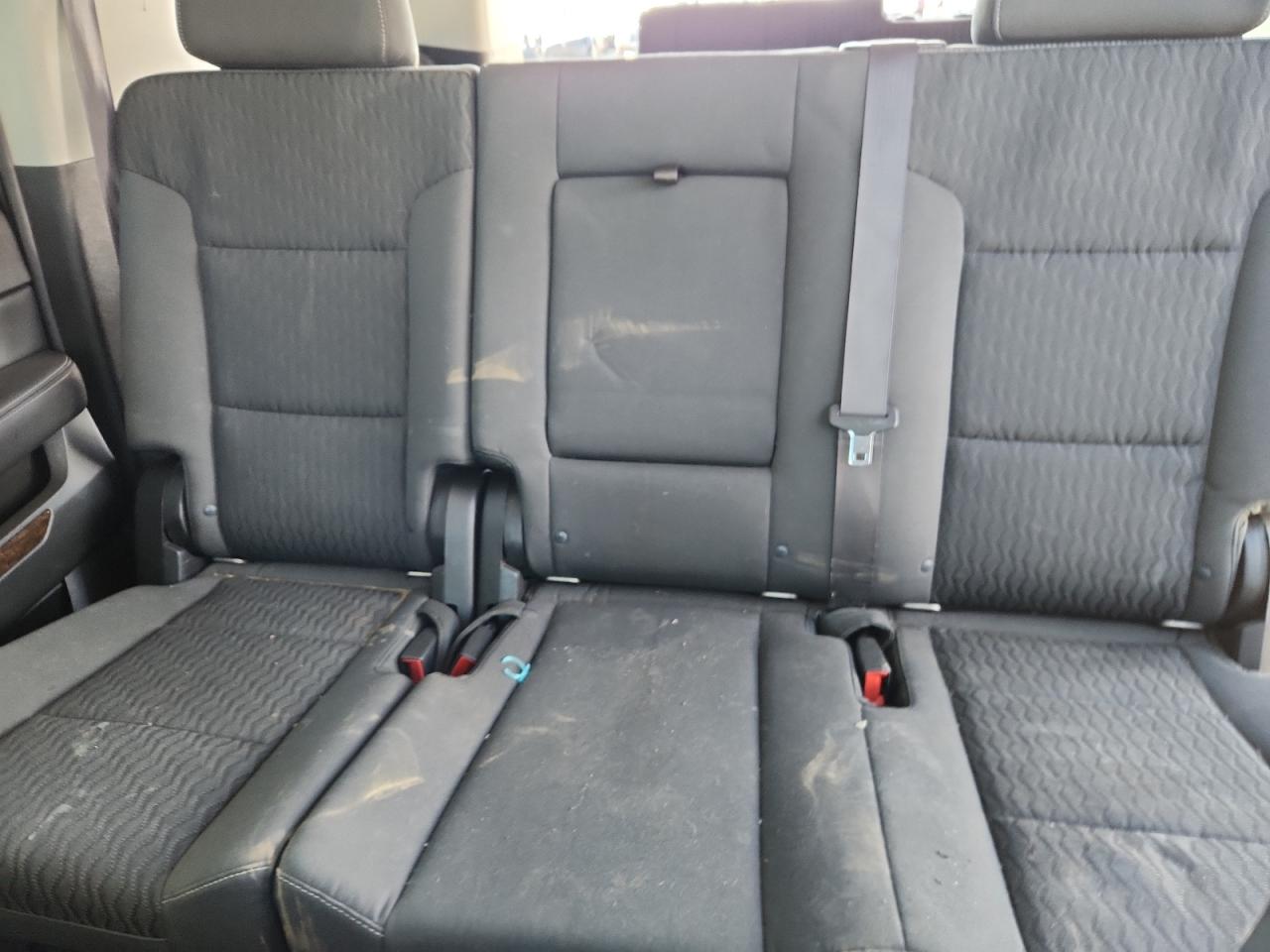 2015 Chevrolet Suburban C1500 Ls Silver vin: 1GNSCHKC2FR665709