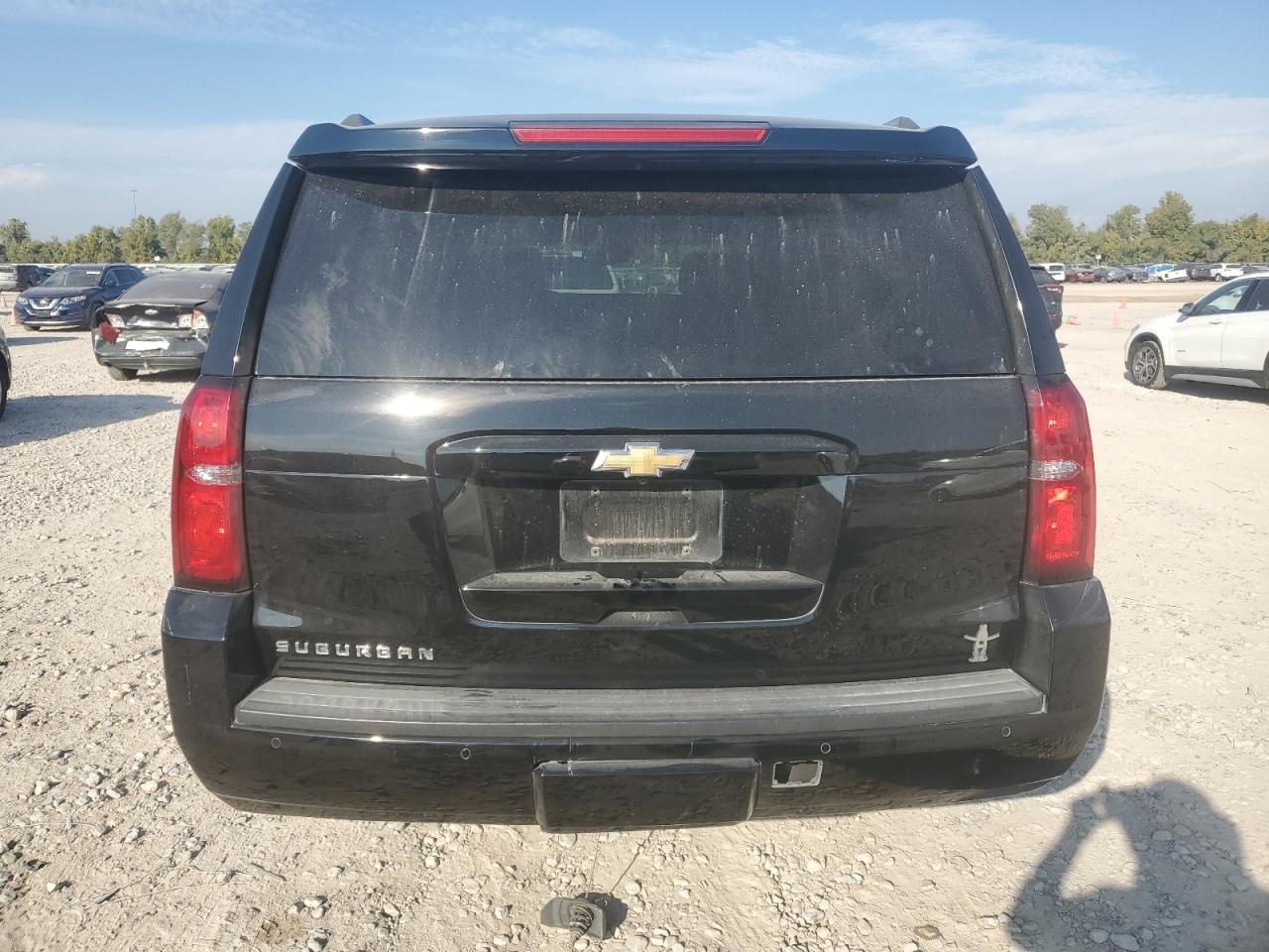 2018 Chevrolet Suburban C1500 Lt Черный vin: 1GNSCHKC2JR349932