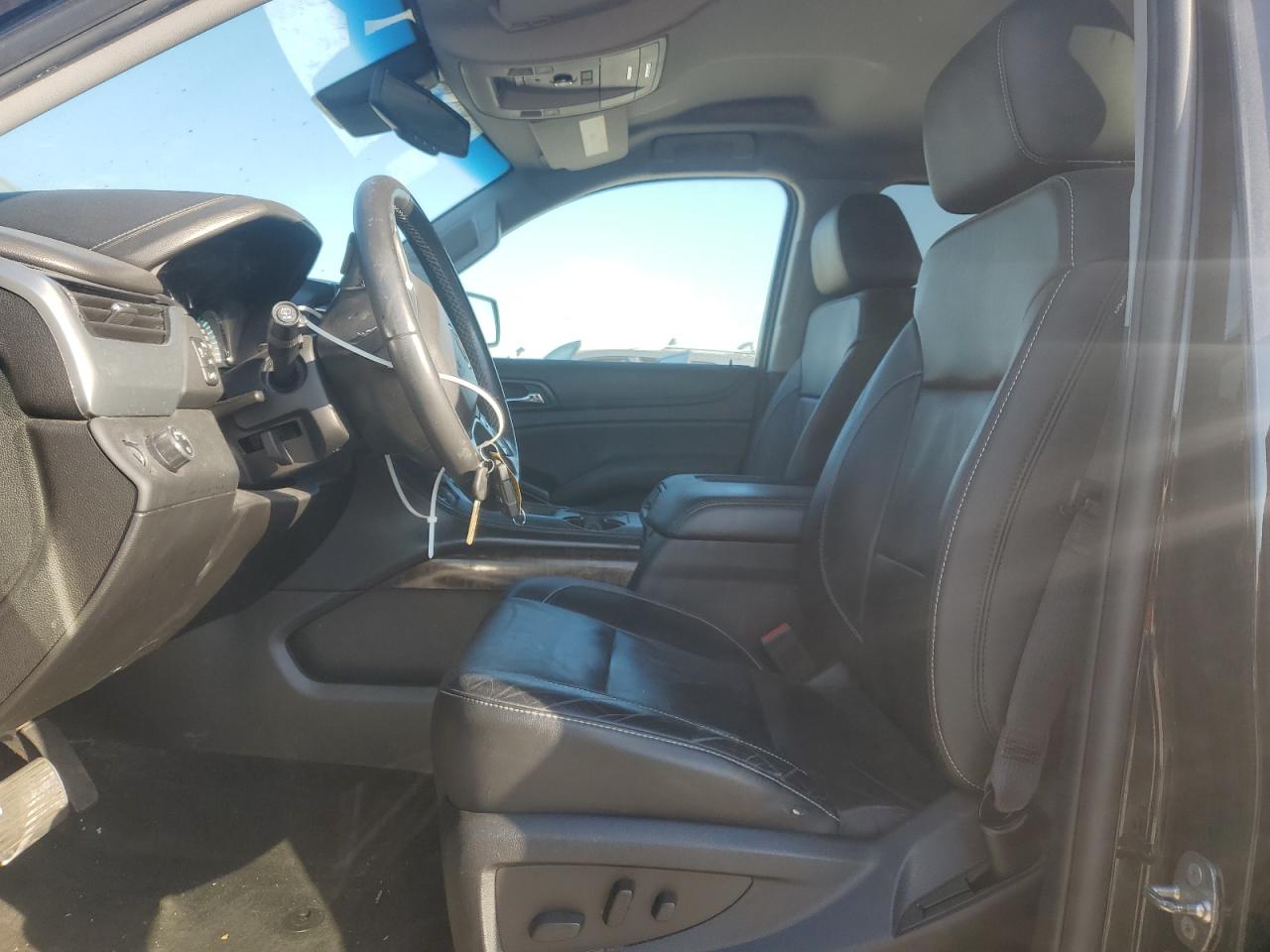 2018 Chevrolet Suburban C1500 Lt Черный vin: 1GNSCHKC2JR349932