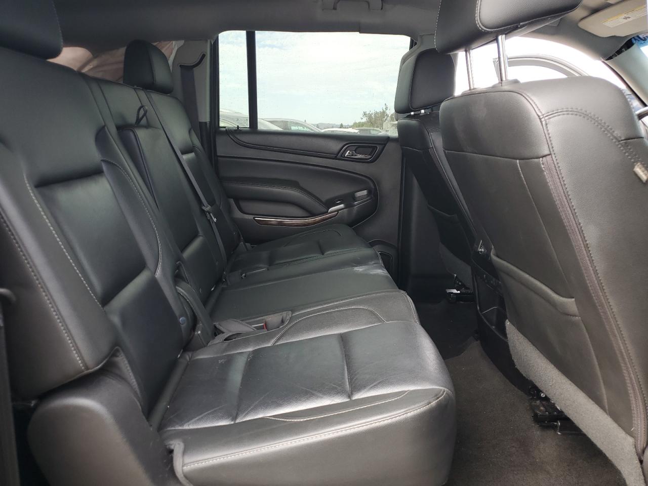 2018 Chevrolet Suburban C1500 Lt Черный vin: 1GNSCHKC8JR336716