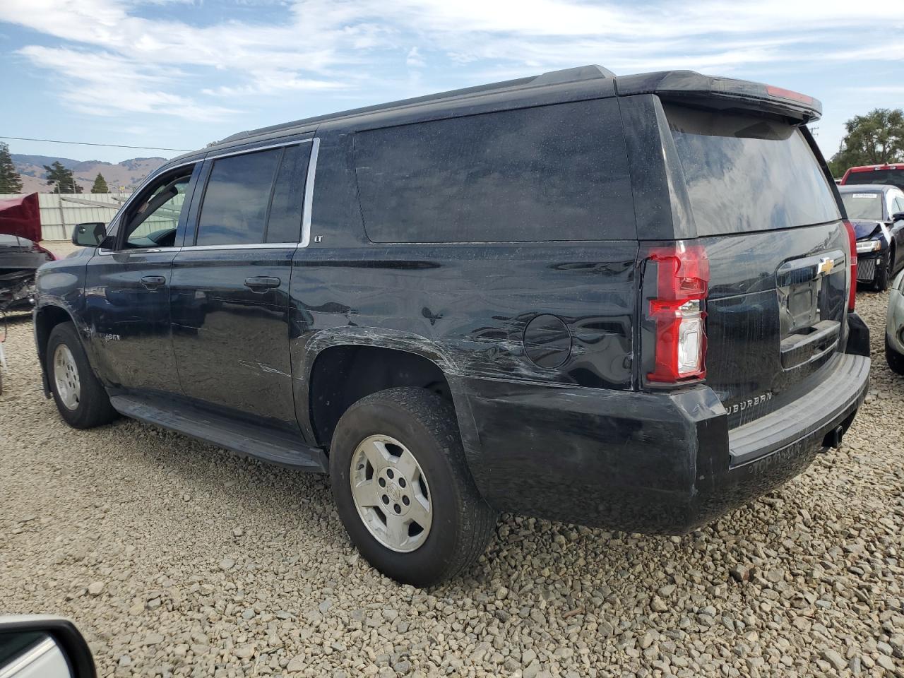 2018 Chevrolet Suburban C1500 Lt Черный vin: 1GNSCHKC8JR336716