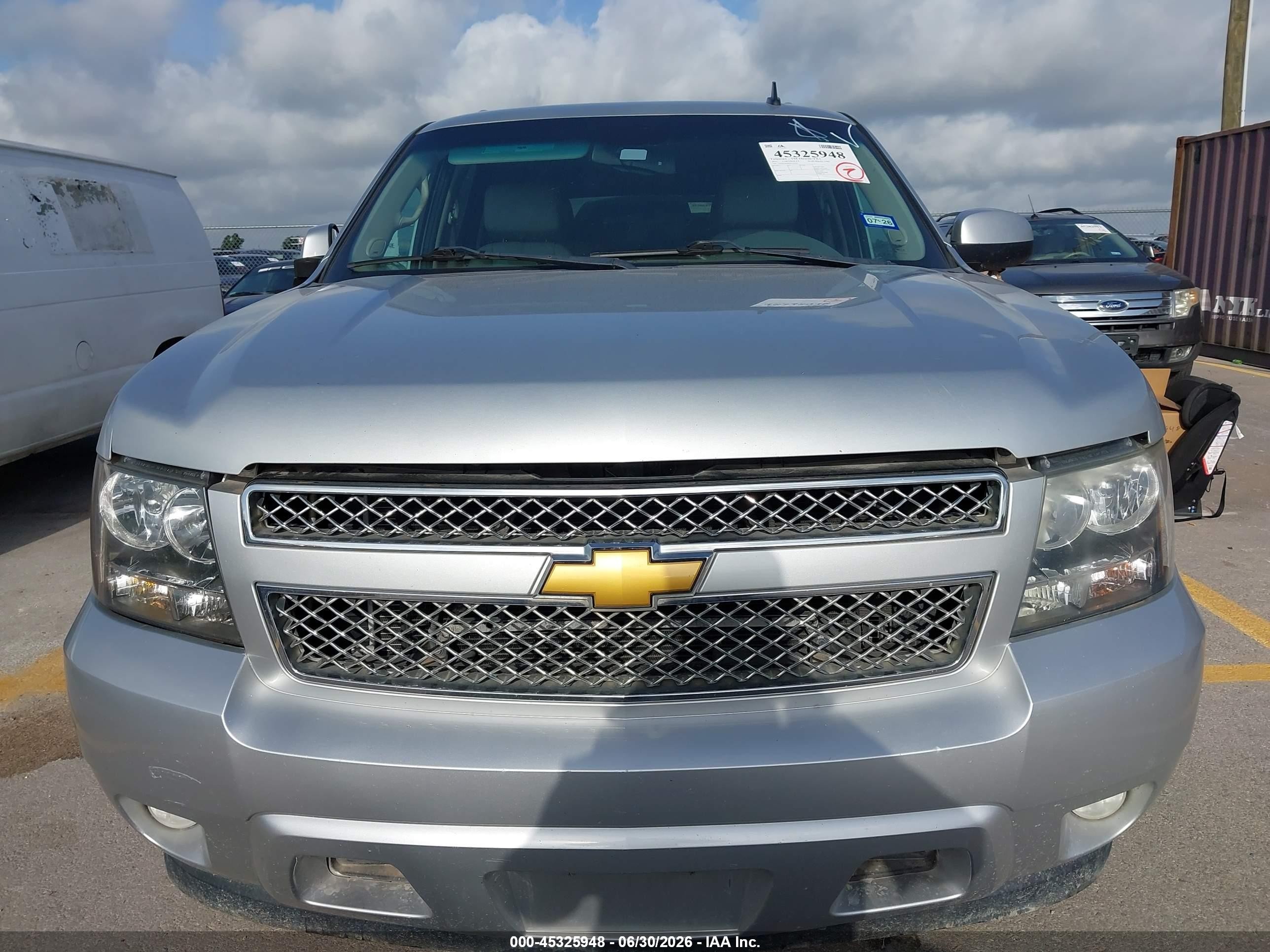 2012 Chevrolet Suburban 1500 Lt Silver vin: 1GNSCJE00CR276765