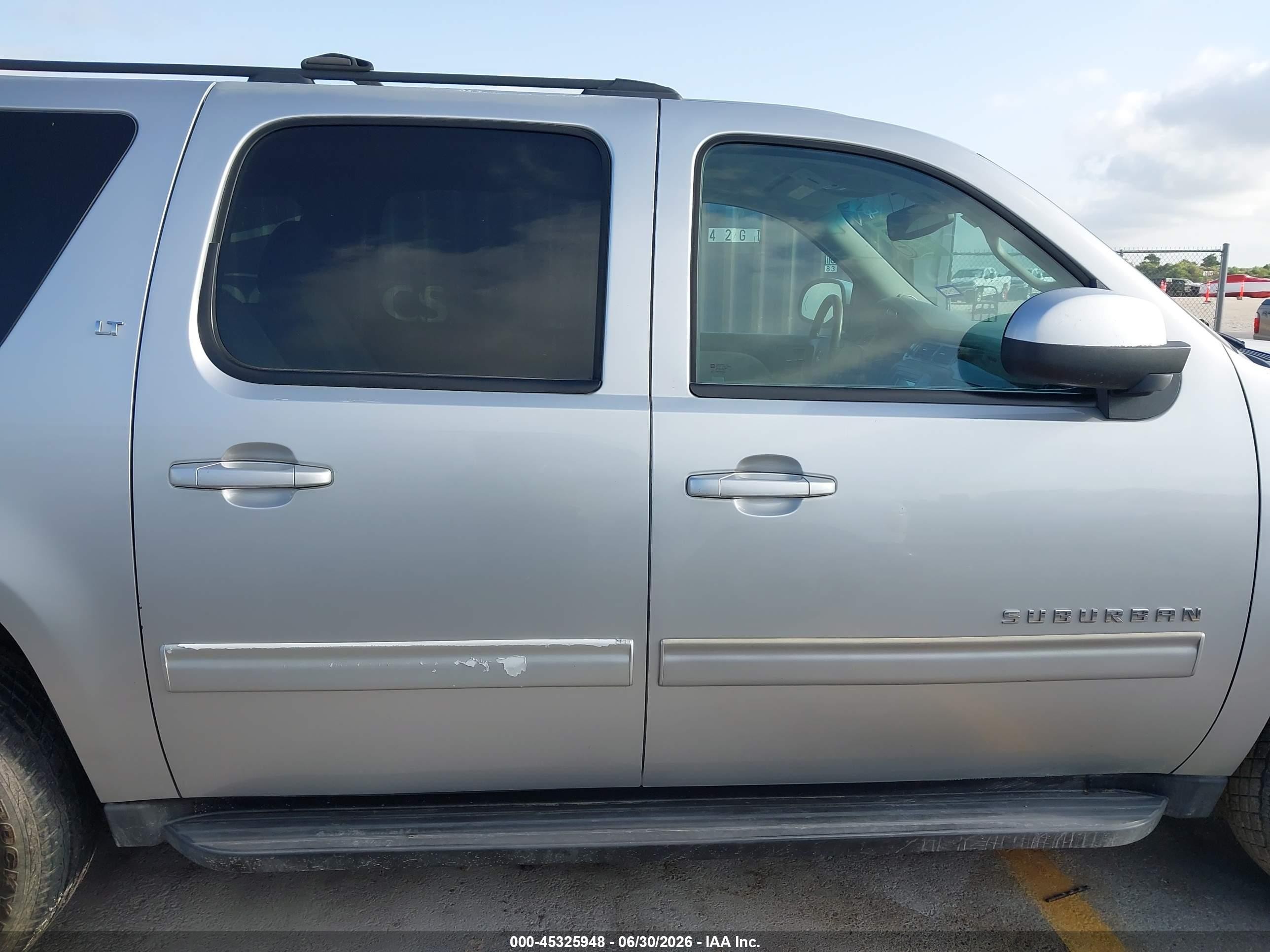 2012 Chevrolet Suburban 1500 Lt Silver vin: 1GNSCJE00CR276765