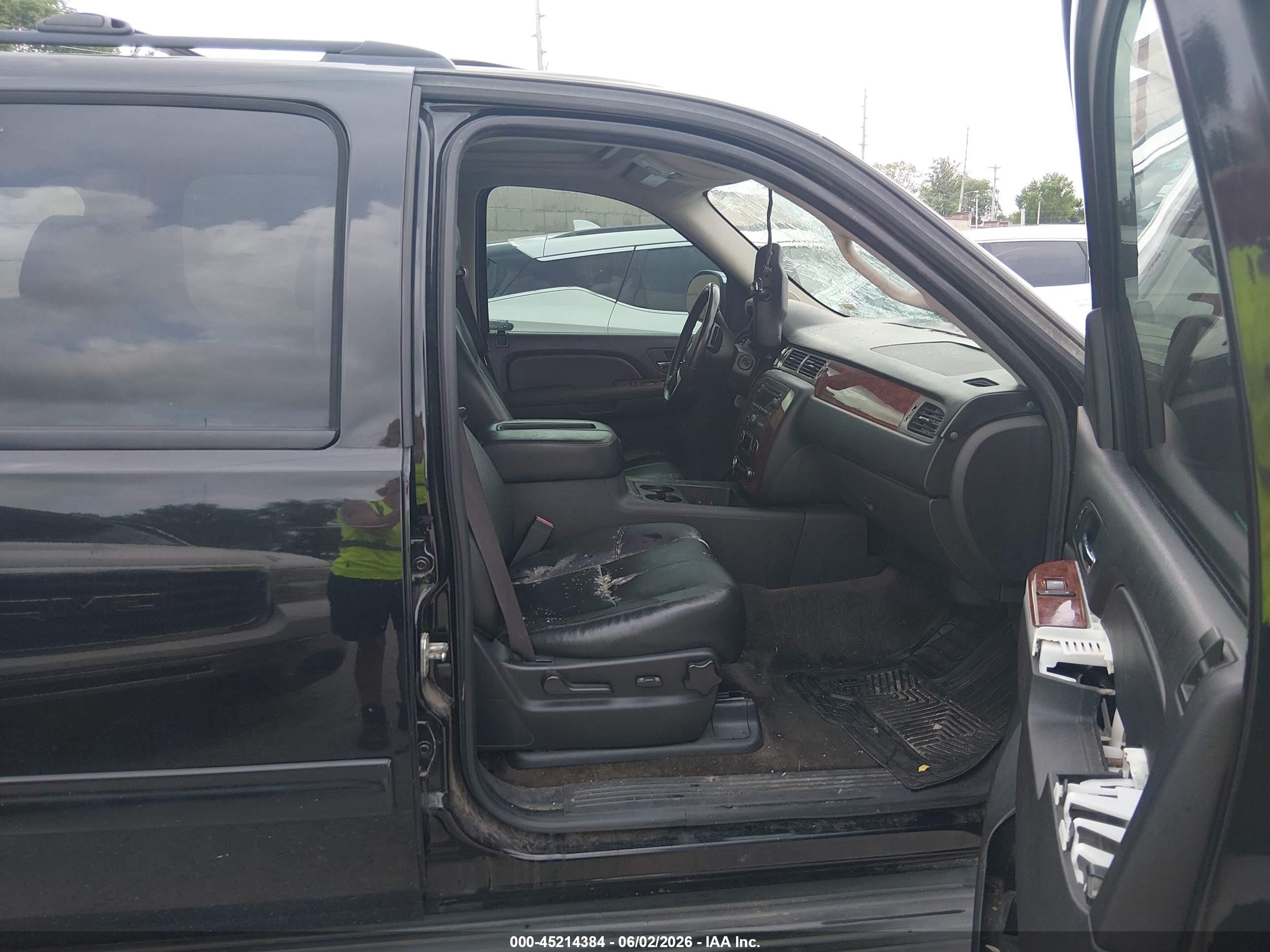 2012 Chevrolet Suburban 1500 Lt Черный vin: 1GNSCJE00CR316830