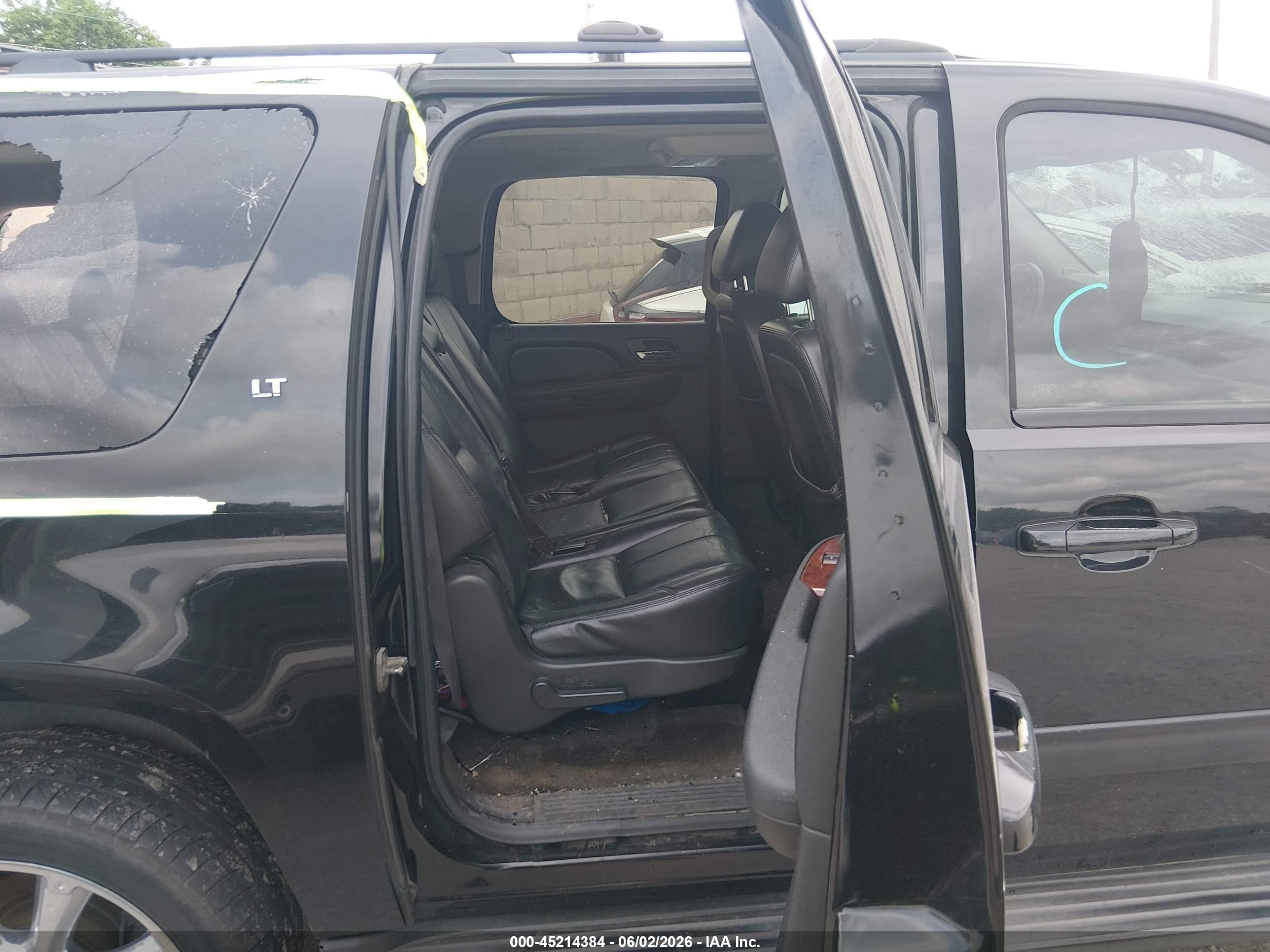 2012 Chevrolet Suburban 1500 Lt Черный vin: 1GNSCJE00CR316830