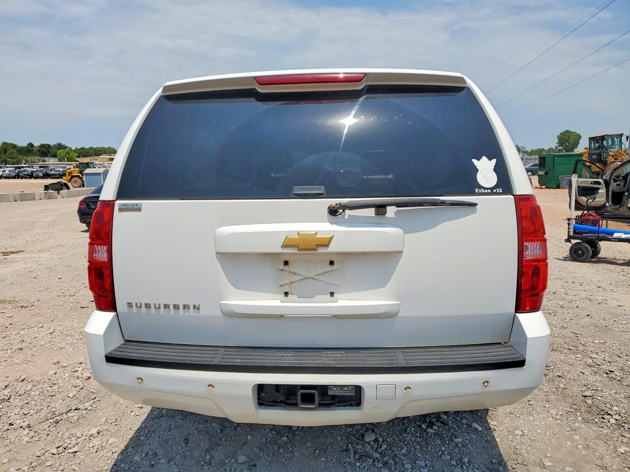2013 Chevrolet Suburban C1500 Lt White vin: 1GNSCJE00DR262236