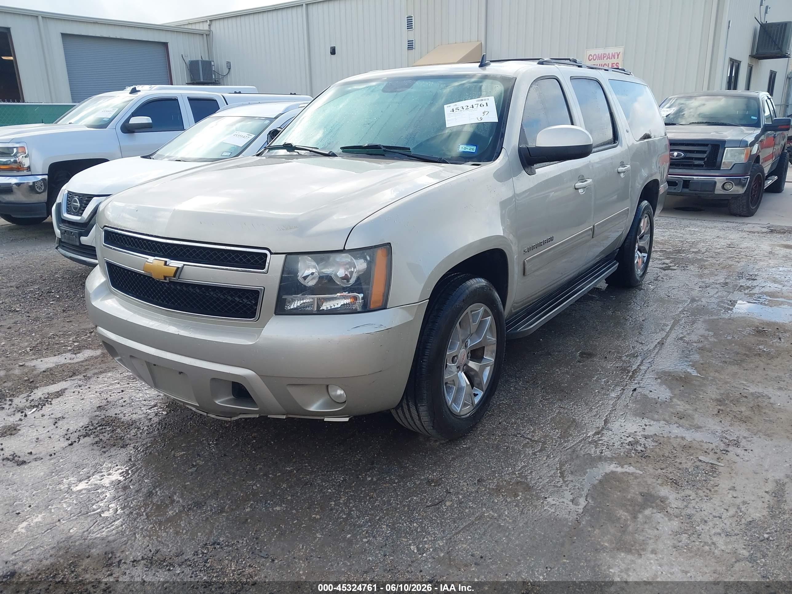 2014 Chevrolet Suburban Lt Бежевый vin: 1GNSCJE01ER117479