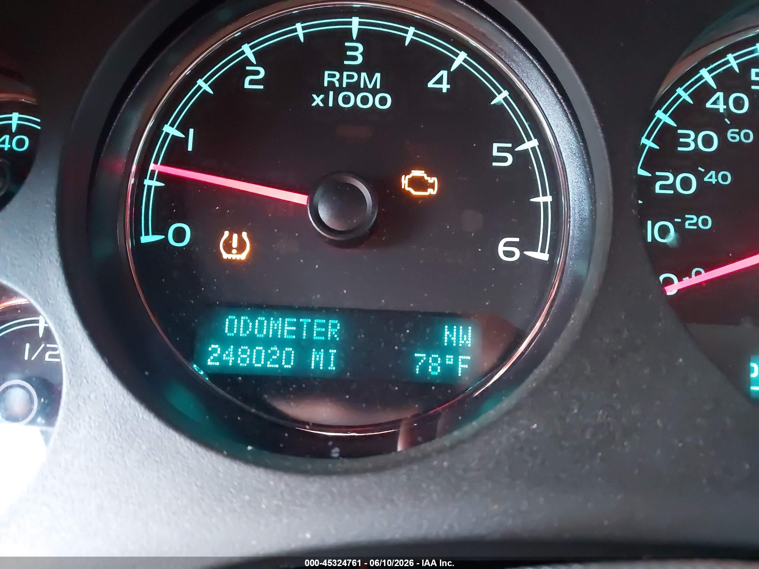 2014 Chevrolet Suburban Lt Бежевый vin: 1GNSCJE01ER117479