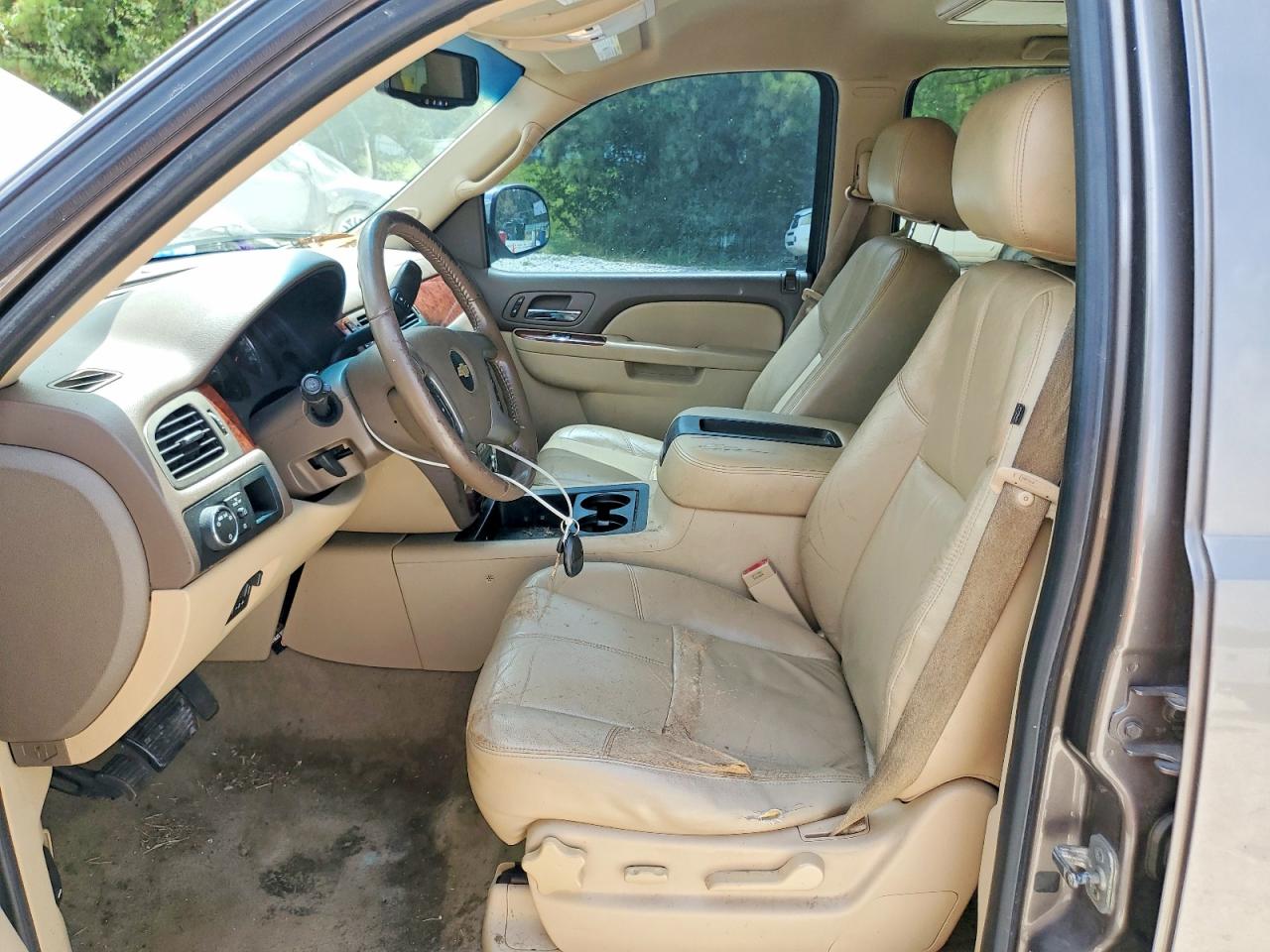 2012 Chevrolet Suburban C1500 Lt Серый vin: 1GNSCJE02CR224053