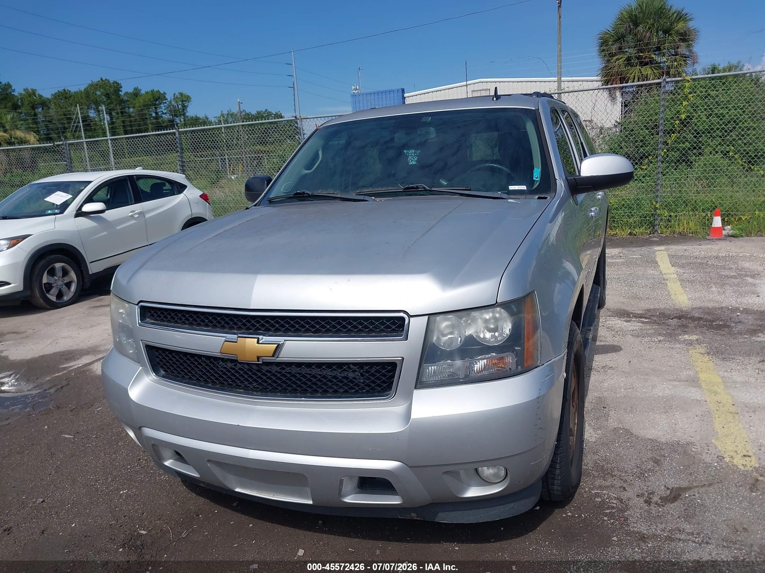 2012 Chevrolet Suburban Lt Silver vin: 1GNSCJE02CR240382