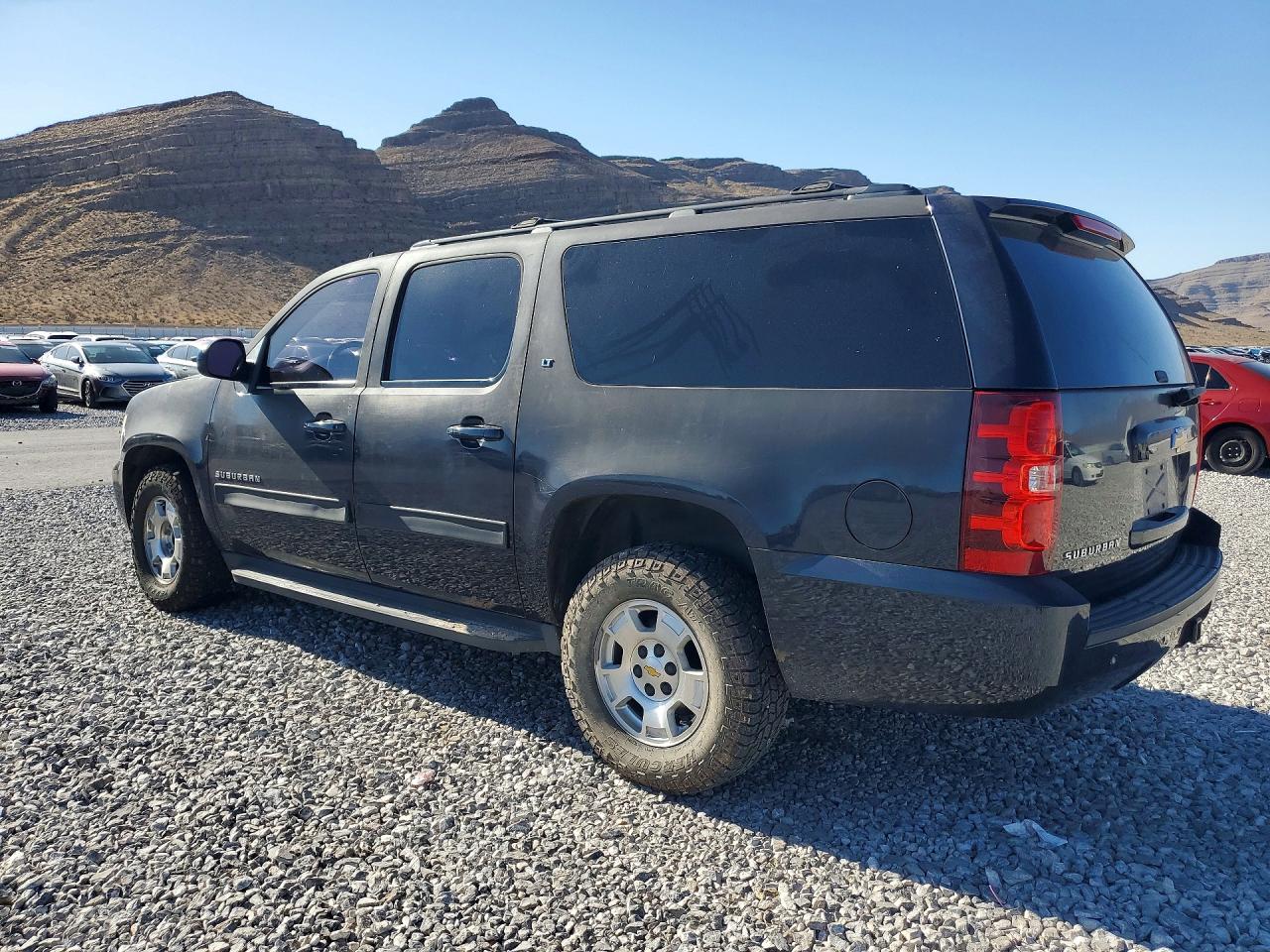 2013 Chevrolet Suburban C1500 Lt Черный vin: 1GNSCJE02DR218173