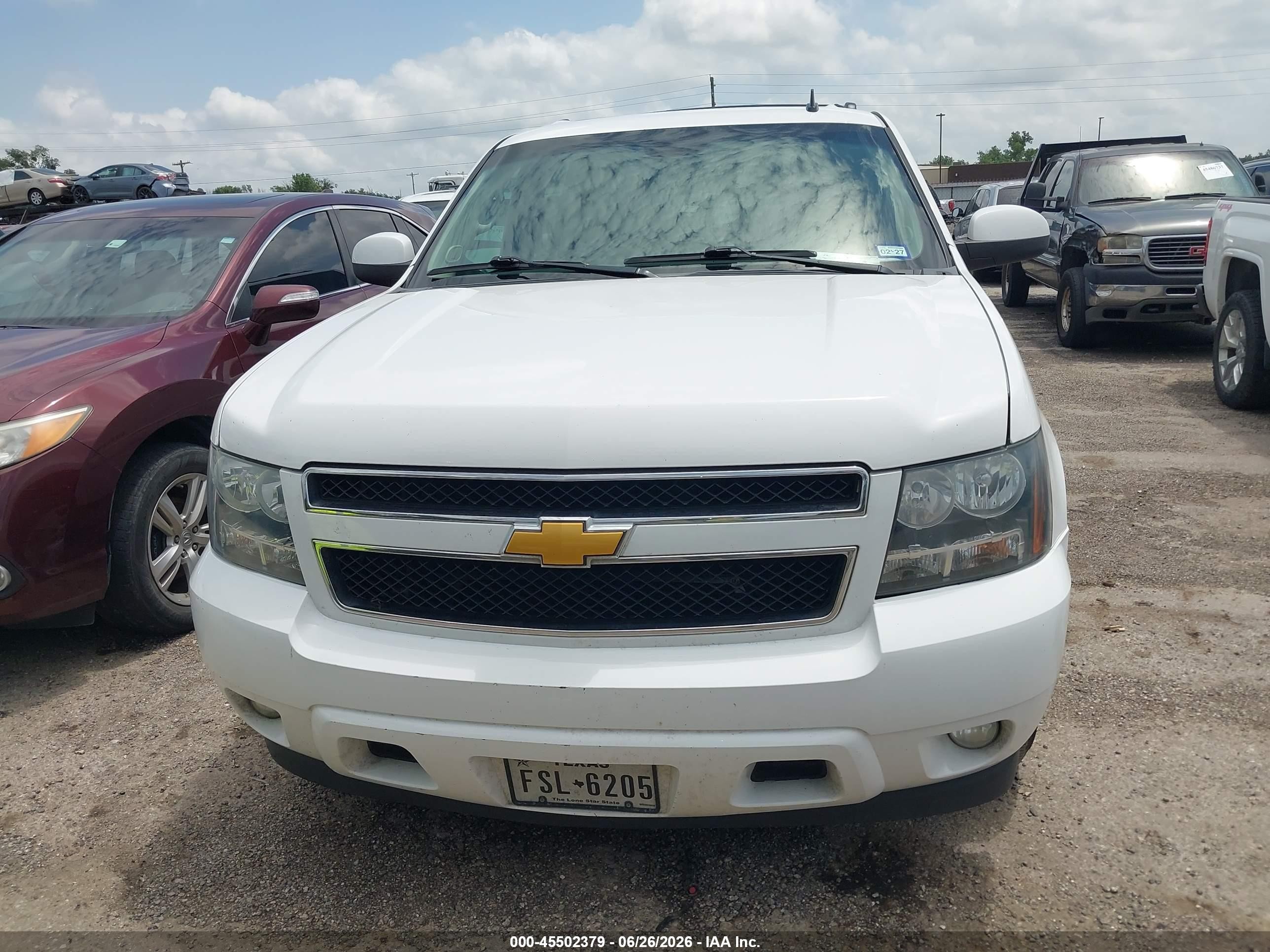 2014 Chevrolet Suburban Lt White vin: 1GNSCJE02ER206493