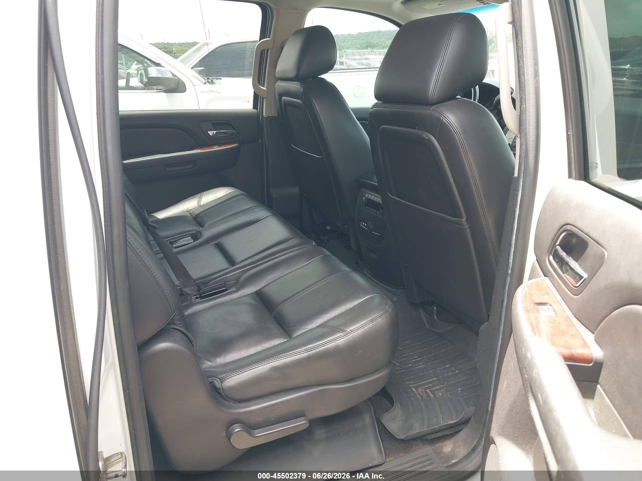 2014 Chevrolet Suburban Lt White vin: 1GNSCJE02ER206493