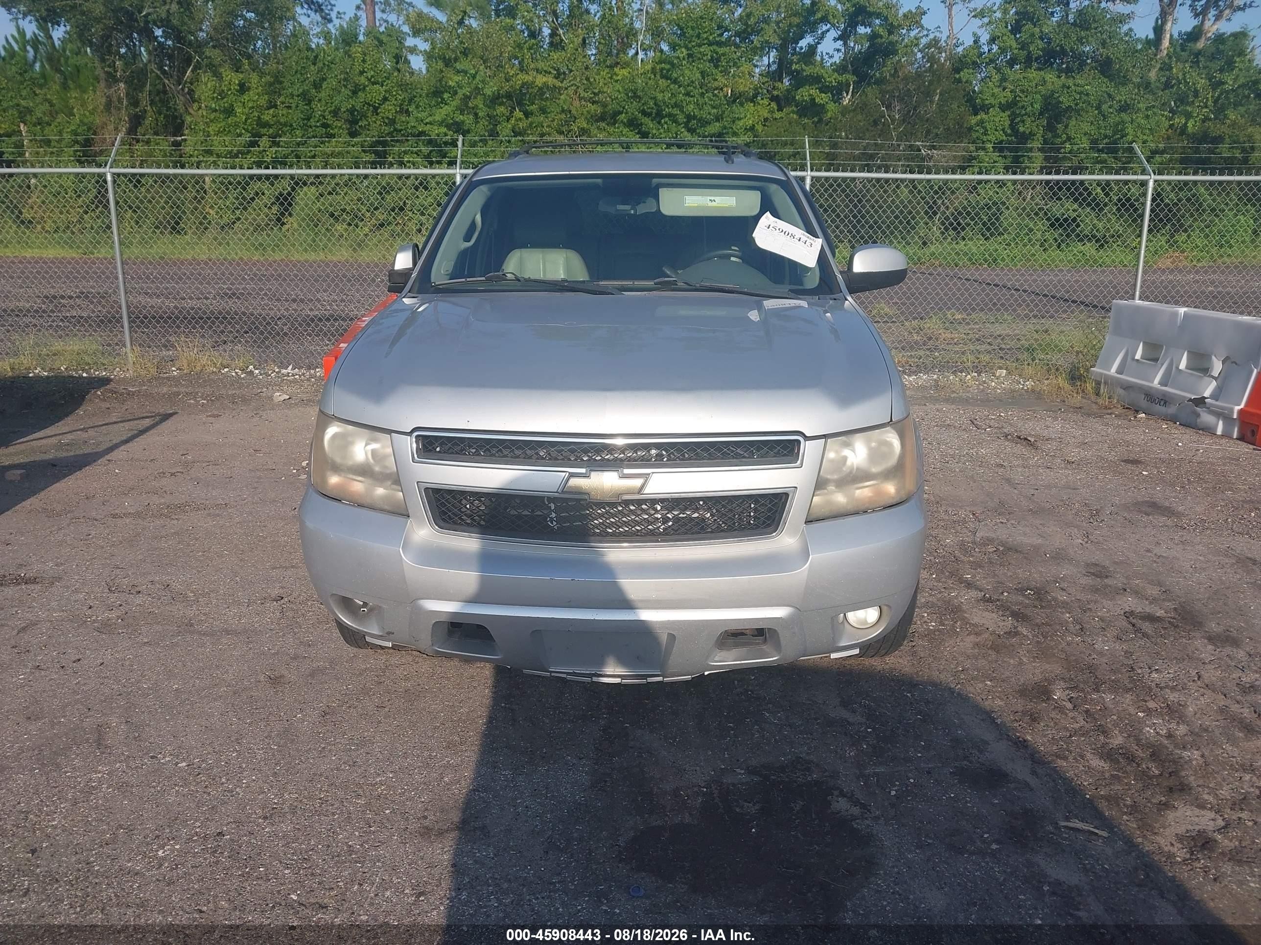 2011 Chevrolet Suburban Lt Silver vin: 1GNSCJE03BR346855