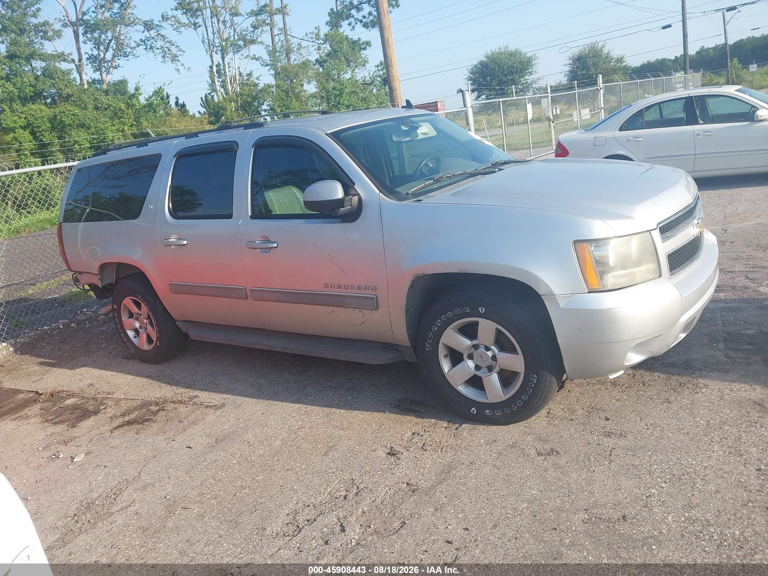 2011 Chevrolet Suburban Lt Silver vin: 1GNSCJE03BR346855