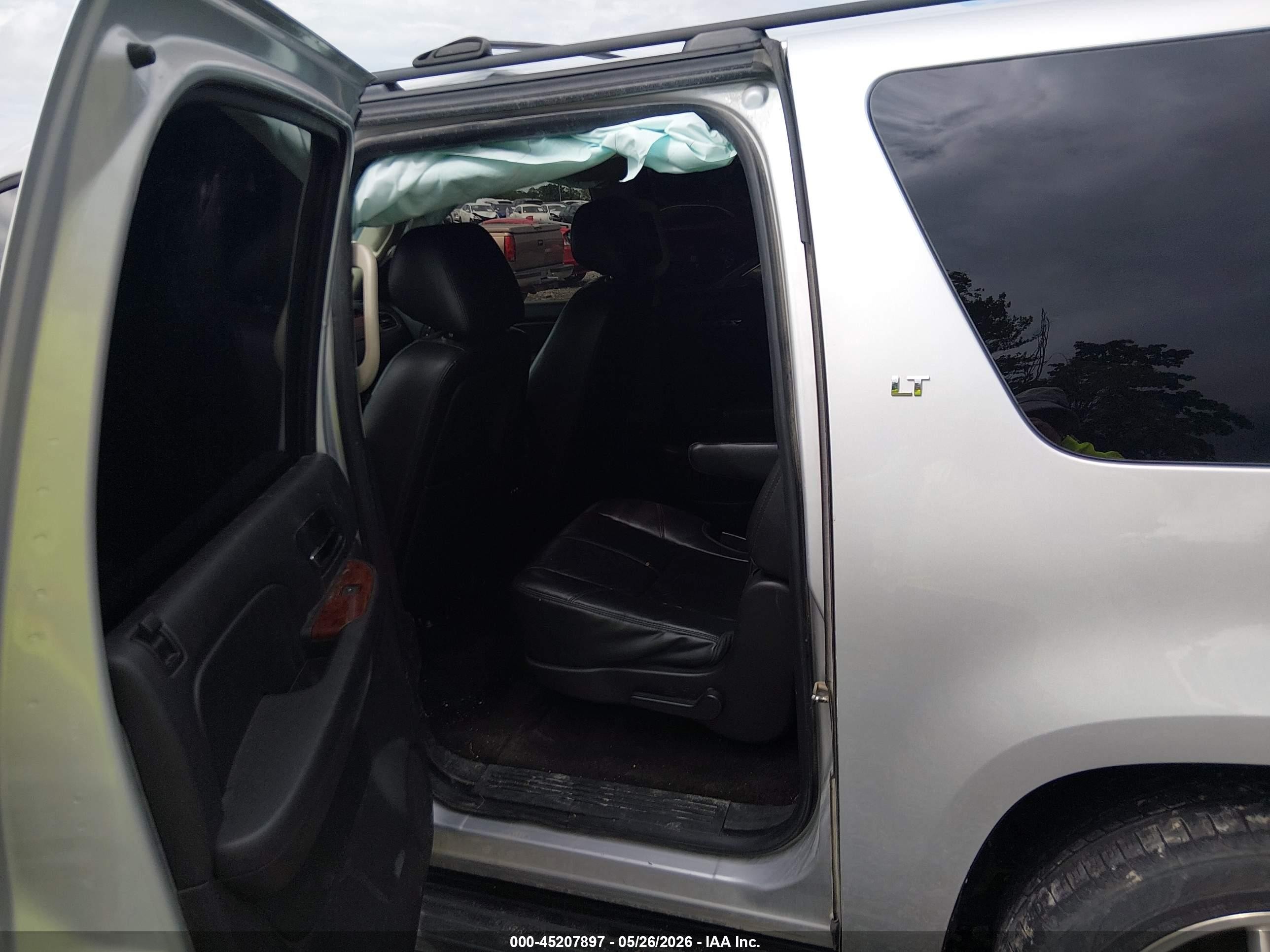 2014 Chevrolet Suburban 1500 Lt Silver vin: 1GNSCJE03ER217647