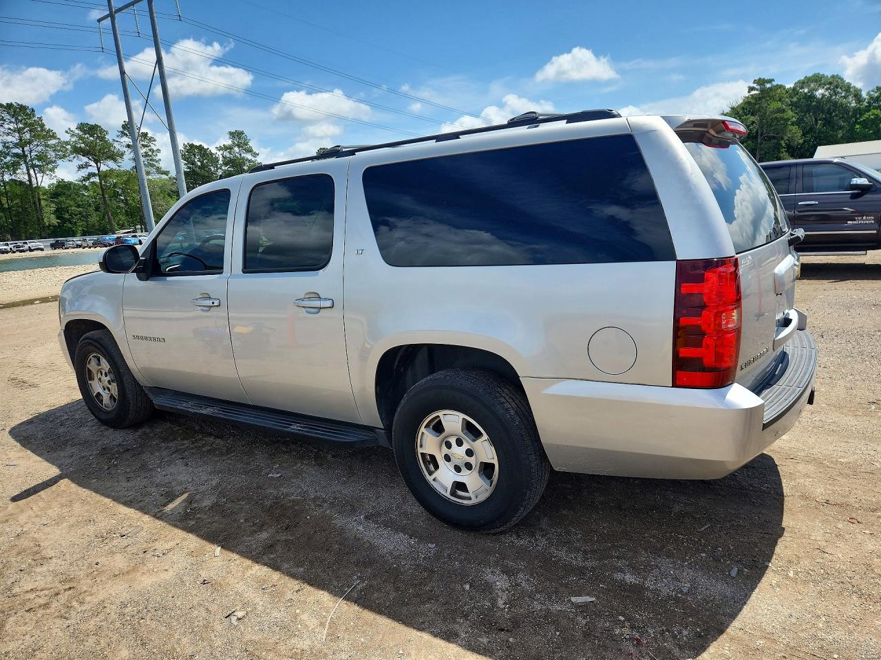 2011 Chevrolet Suburban C1500 Lt Желто-коричневый vin: 1GNSCJE04BR286388