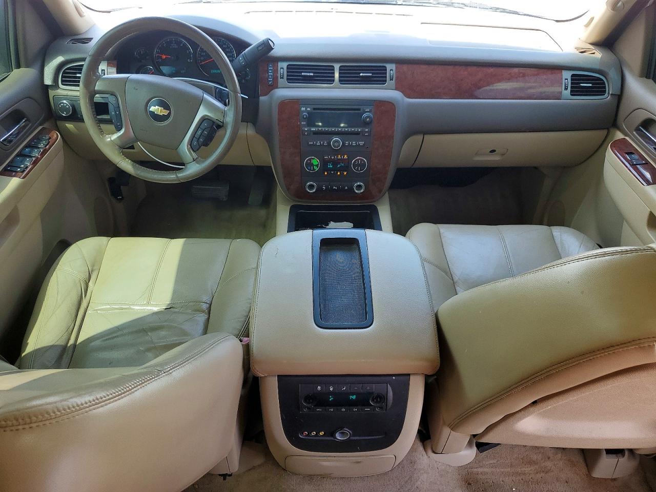 2011 Chevrolet Suburban C1500 Lt White vin: 1GNSCJE04BR291669