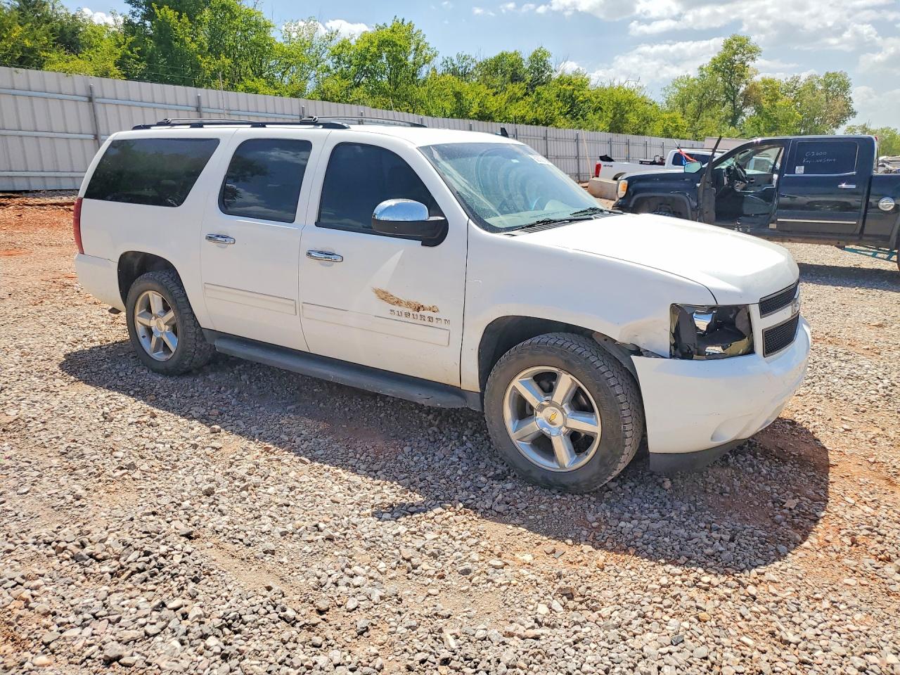 2011 Chevrolet Suburban C1500 Lt White vin: 1GNSCJE04BR291669