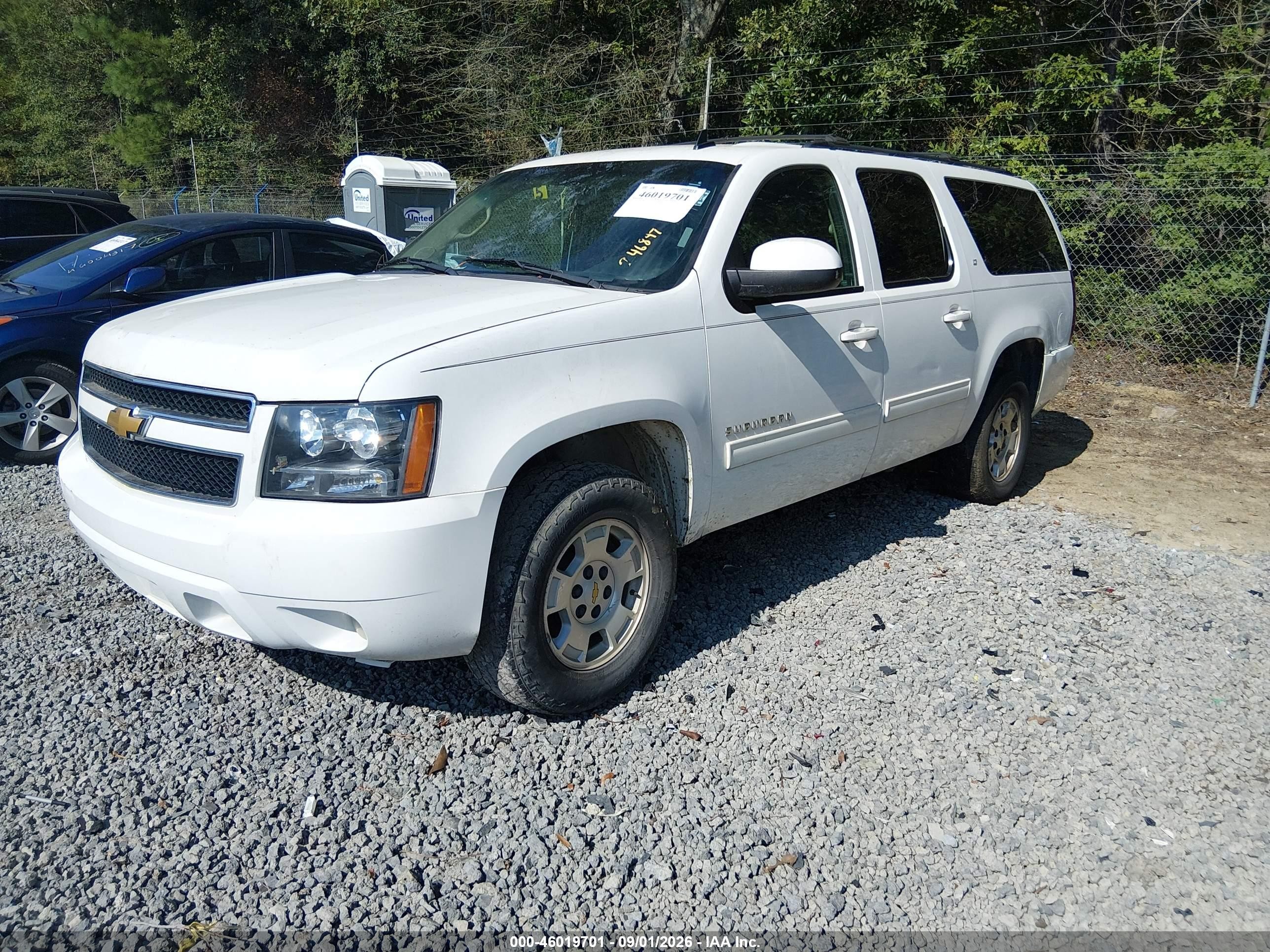 2013 Chevrolet Suburban 1500 Lt White vin: 1GNSCJE04DR246847