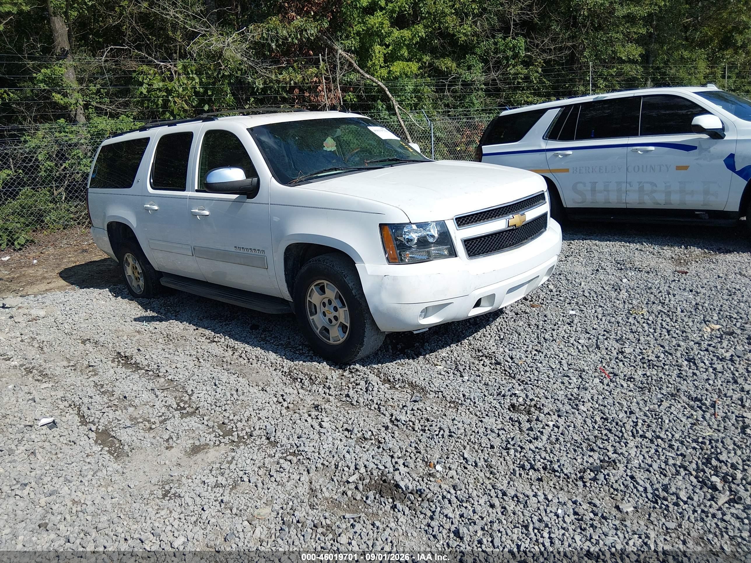 2013 Chevrolet Suburban 1500 Lt White vin: 1GNSCJE04DR246847