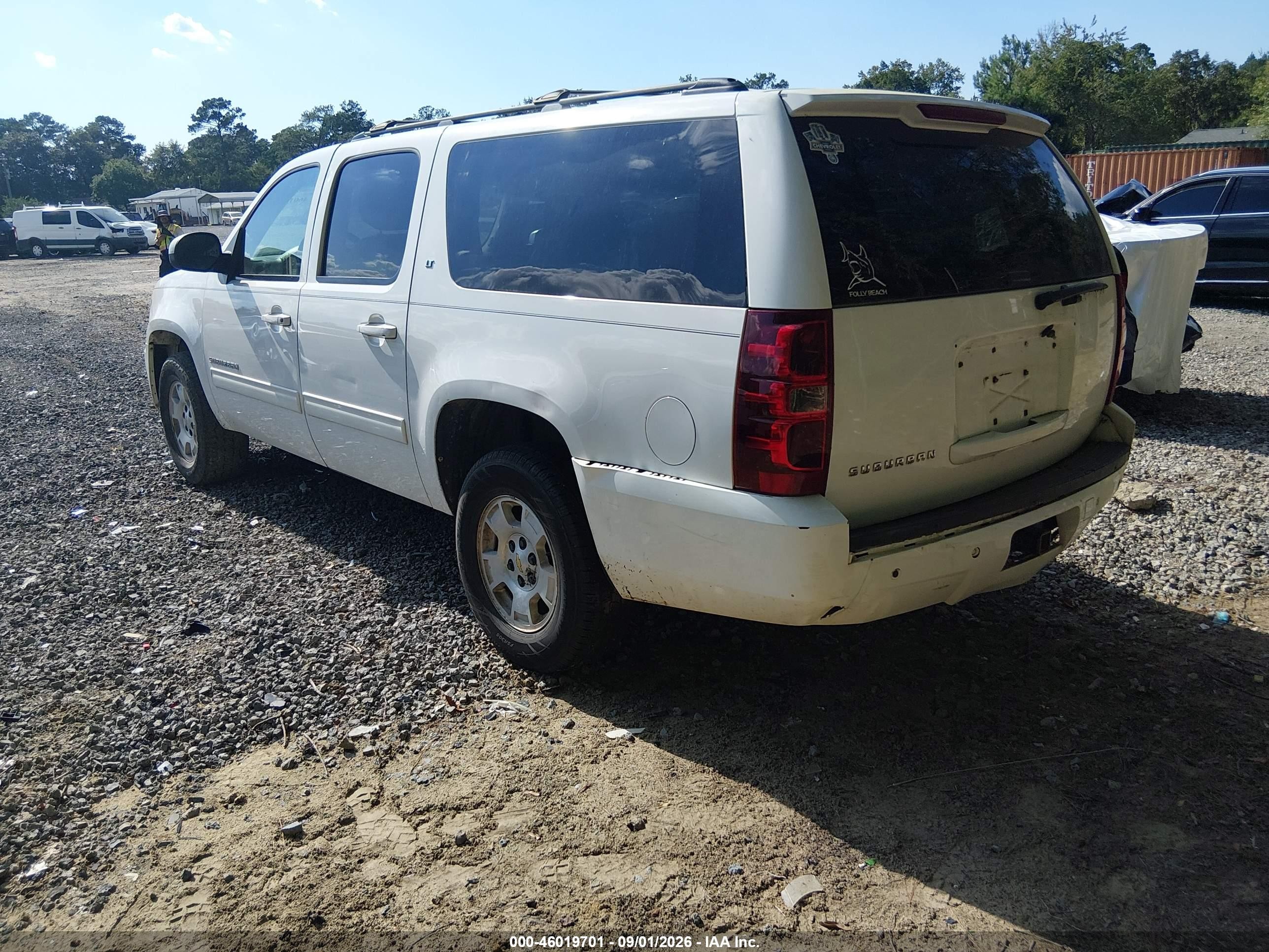 2013 Chevrolet Suburban 1500 Lt White vin: 1GNSCJE04DR246847
