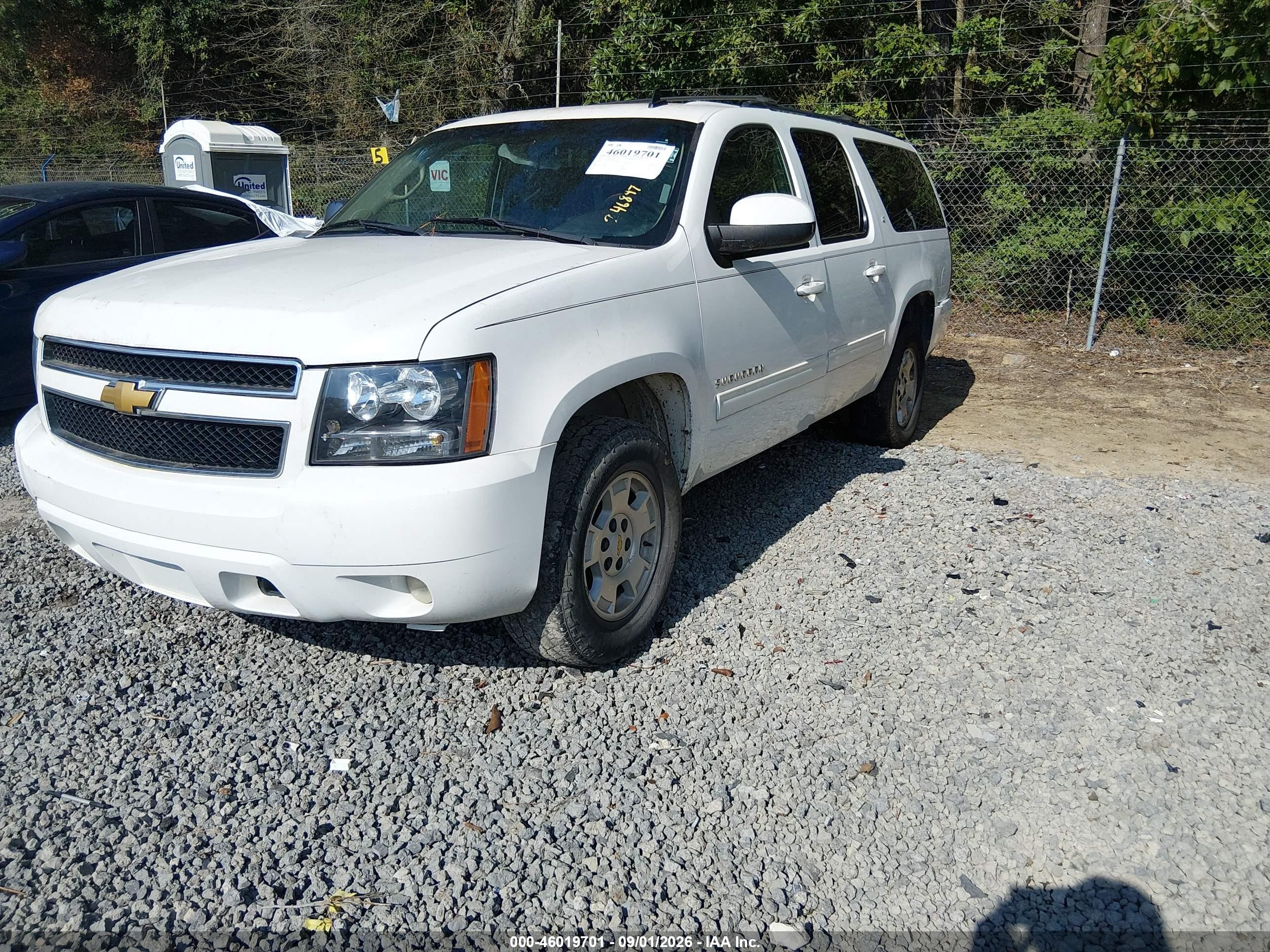 2013 Chevrolet Suburban 1500 Lt White vin: 1GNSCJE04DR246847