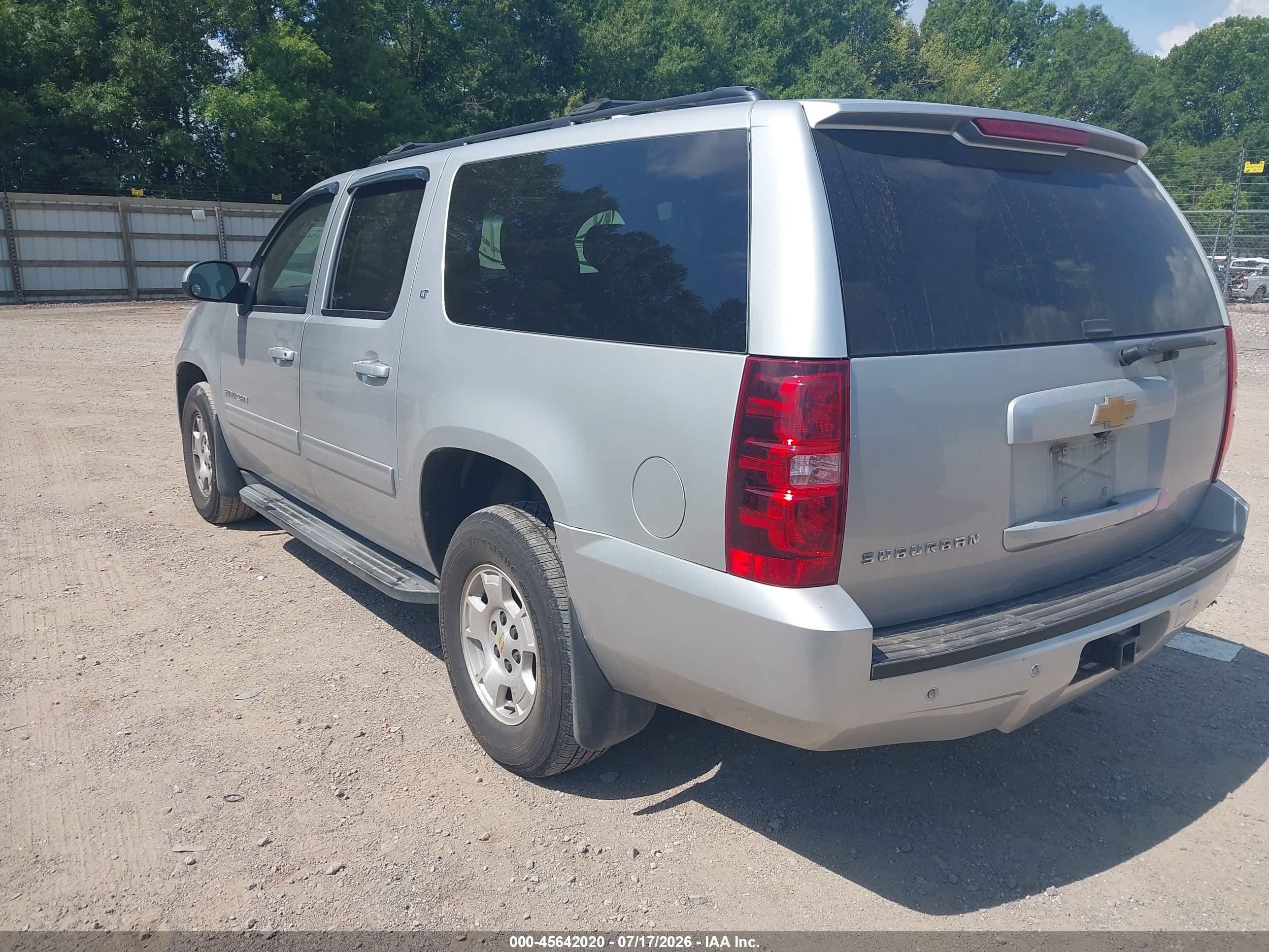 2014 Chevrolet Suburban Lt Silver vin: 1GNSCJE04ER114334
