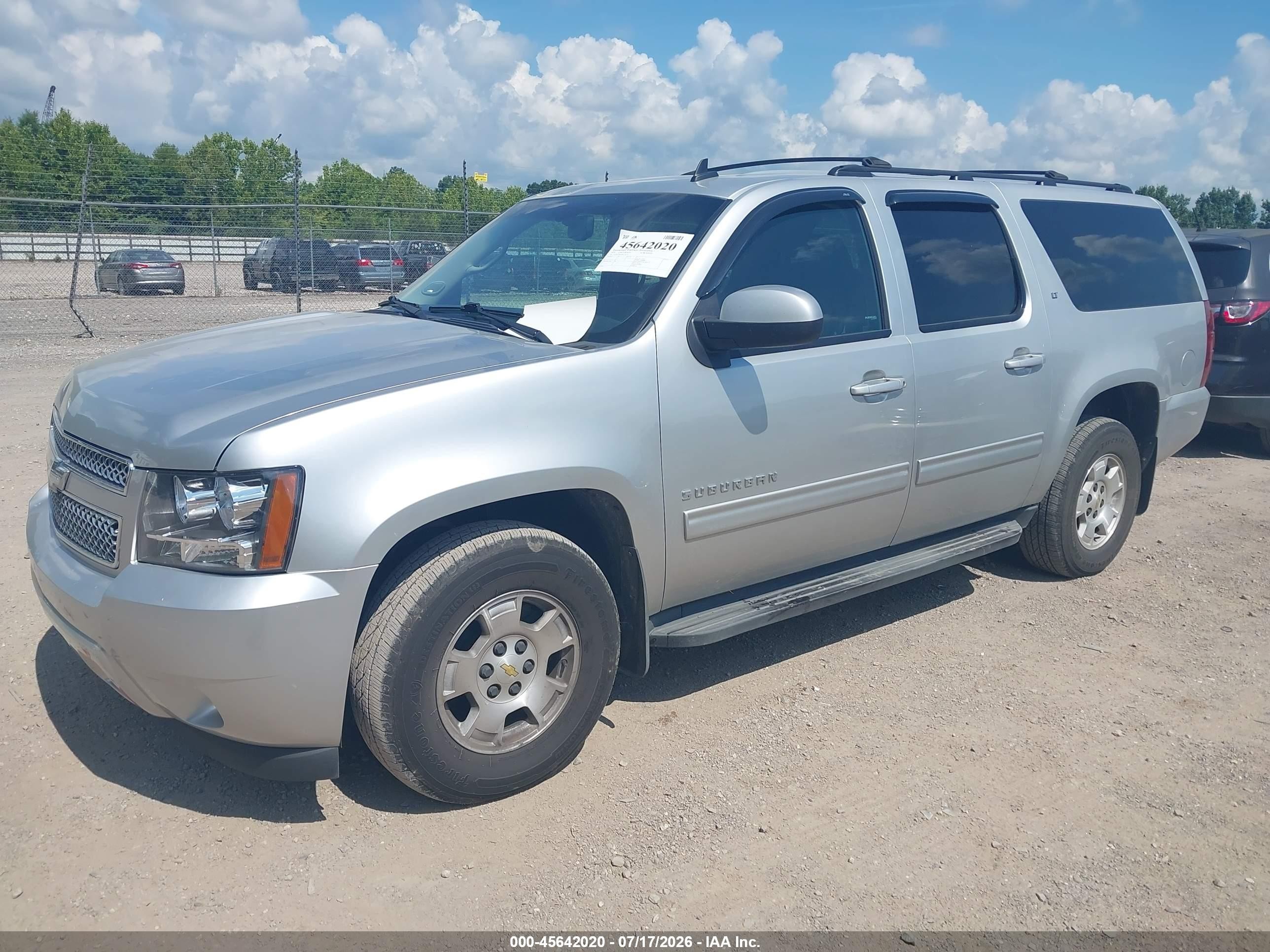 2014 Chevrolet Suburban Lt Silver vin: 1GNSCJE04ER114334