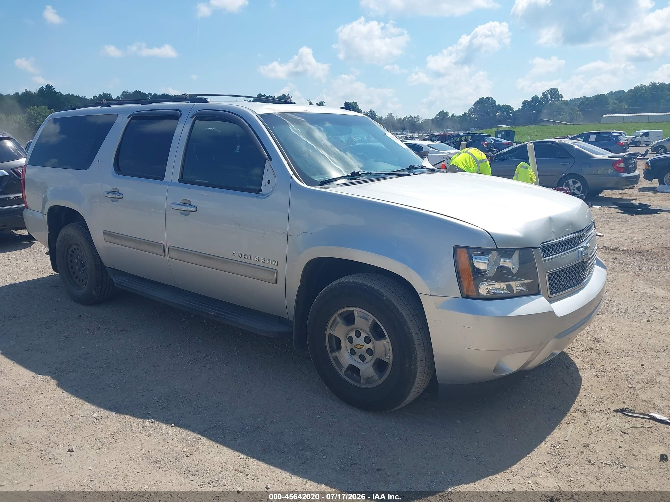 2014 Chevrolet Suburban Lt Silver vin: 1GNSCJE04ER114334
