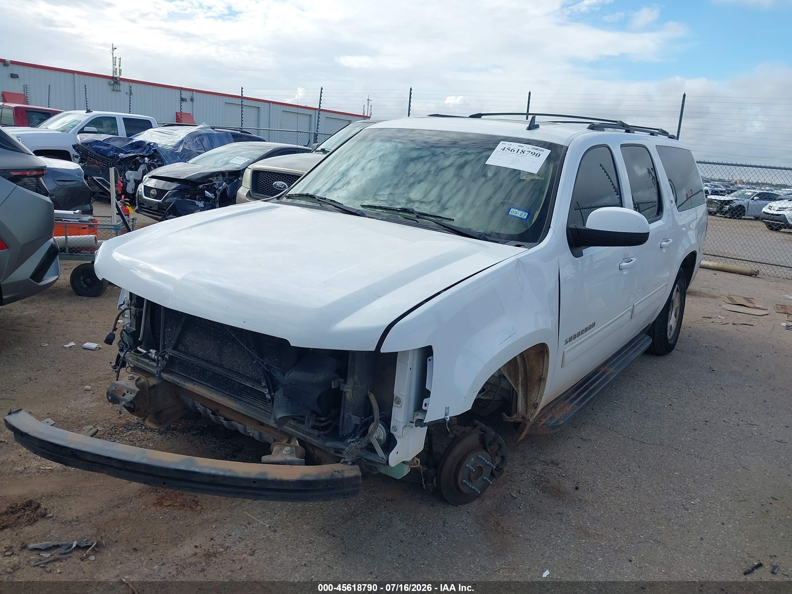 2014 Chevrolet Suburban Lt White vin: 1GNSCJE04ER231413