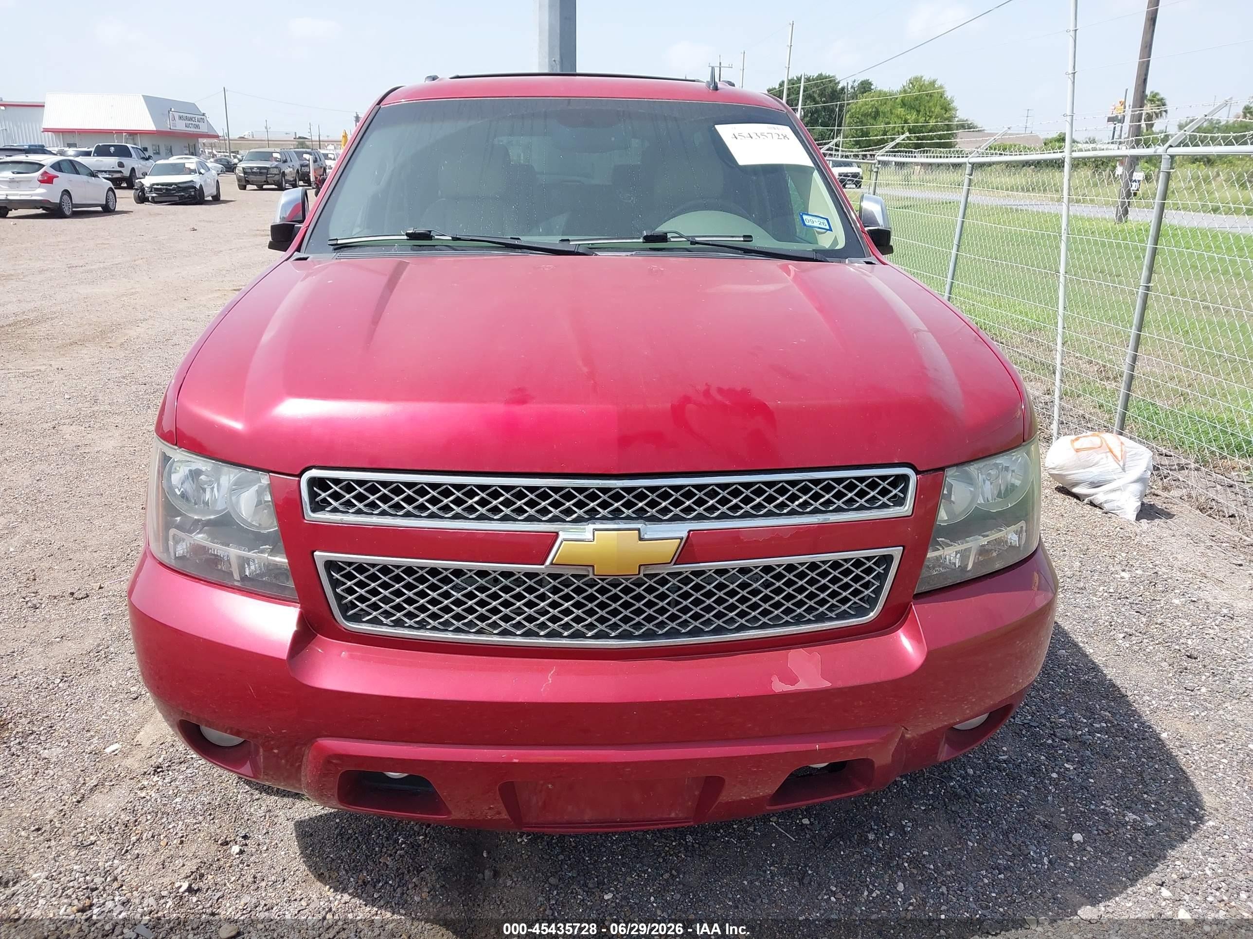 2013 Chevrolet Suburban Lt Red vin: 1GNSCJE05DR101848