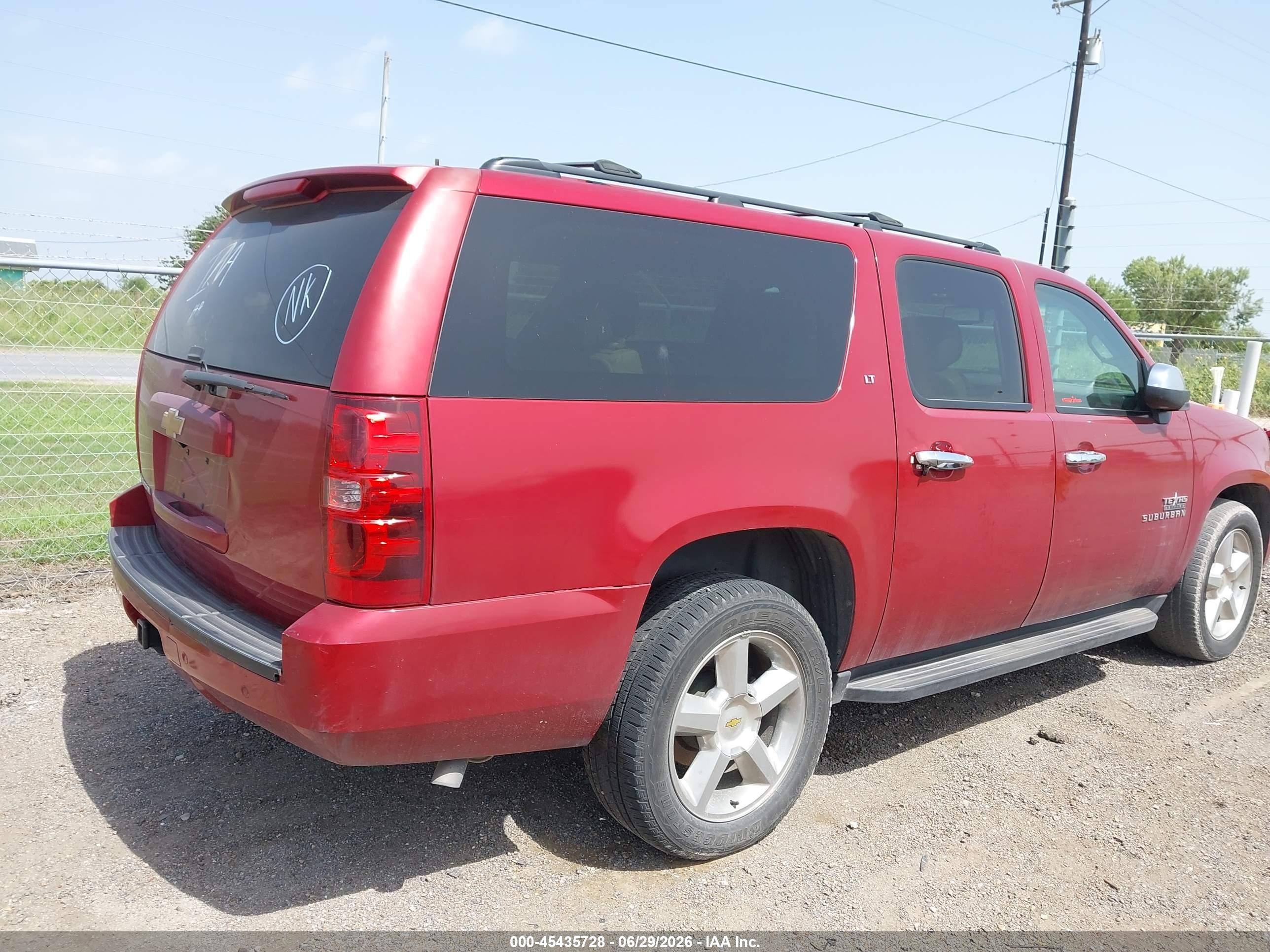 2013 Chevrolet Suburban Lt Red vin: 1GNSCJE05DR101848