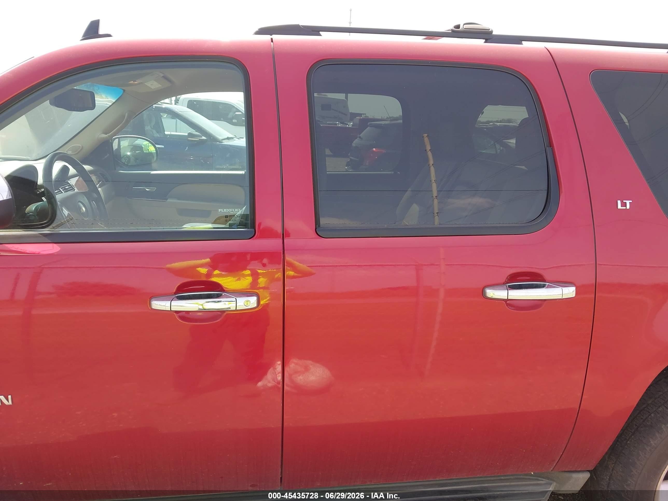 2013 Chevrolet Suburban Lt Red vin: 1GNSCJE05DR101848