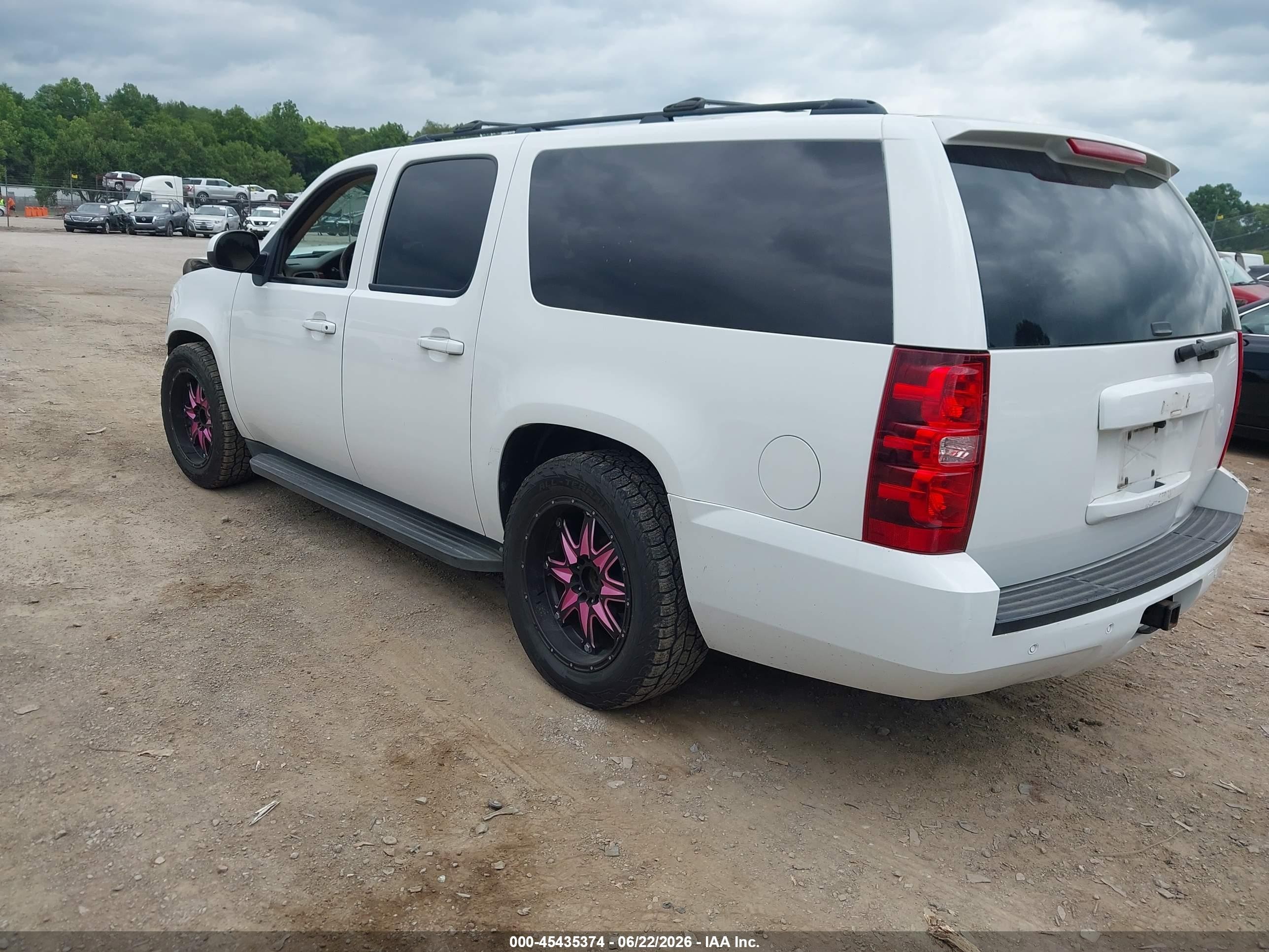 2013 Chevrolet Suburban Lt White vin: 1GNSCJE05DR308868