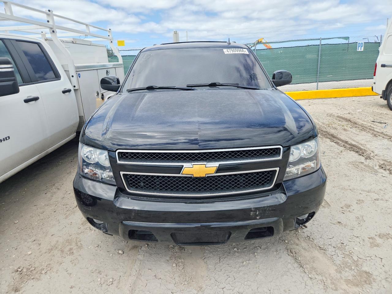 2014 Chevrolet Suburban C1500 Lt Black vin: 1GNSCJE05ER107084
