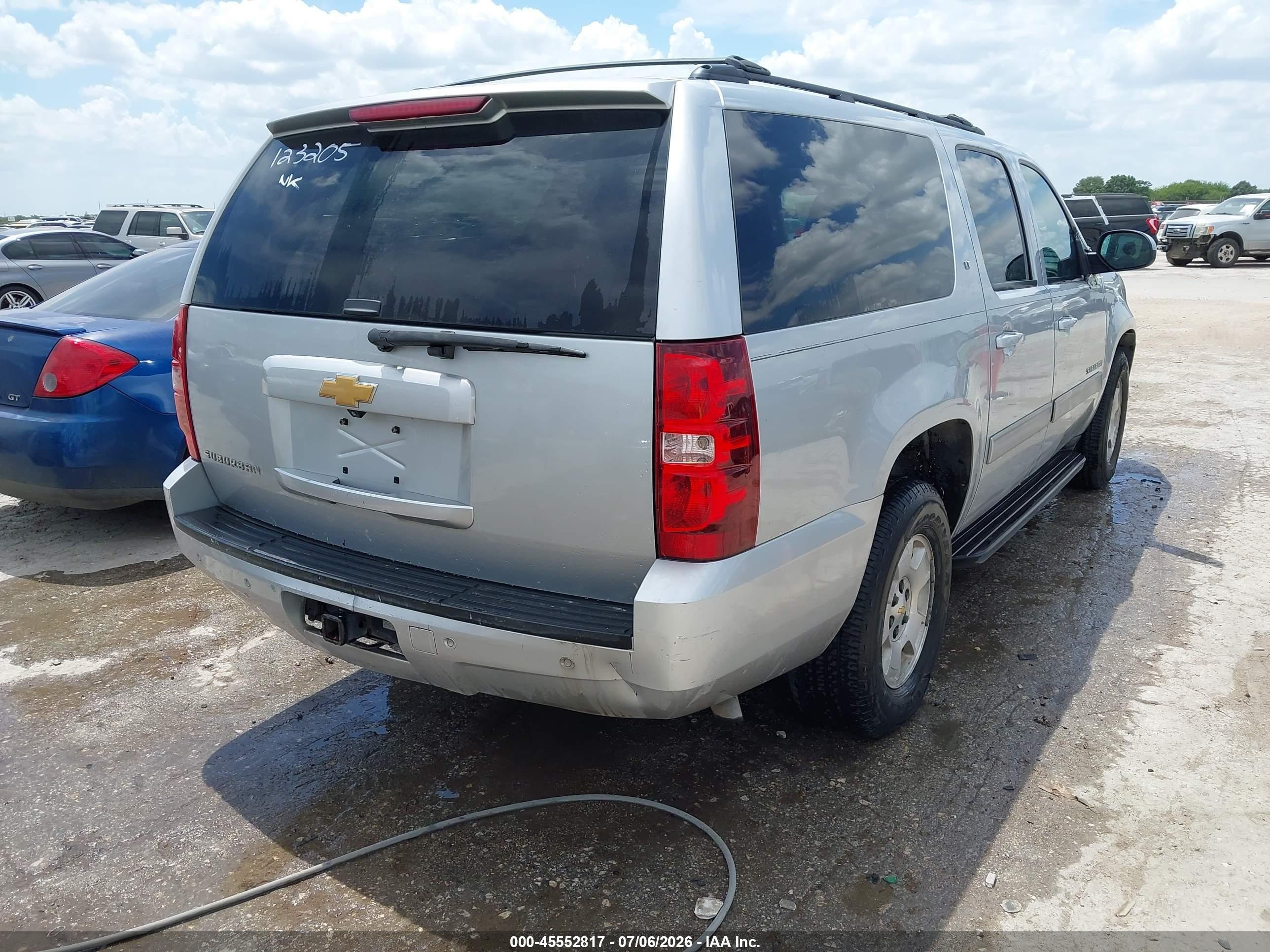 2014 Chevrolet Suburban 1500 Lt Silver vin: 1GNSCJE05ER123205