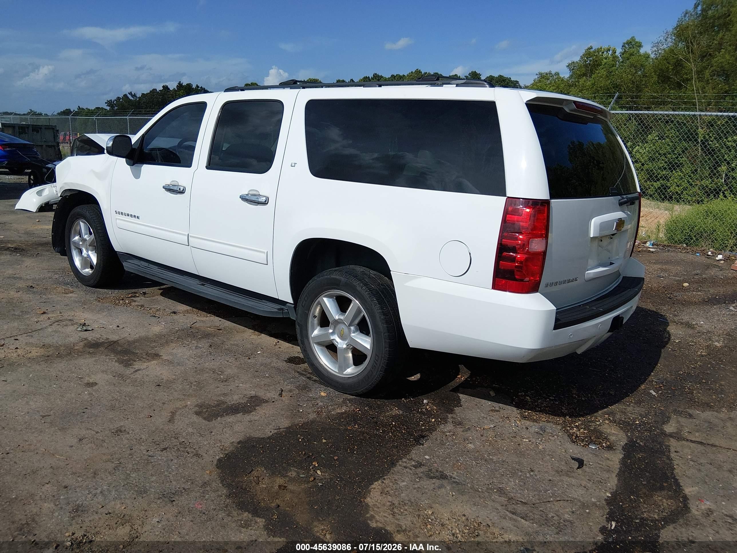 2014 Chevrolet Suburban Lt White vin: 1GNSCJE05ER130445