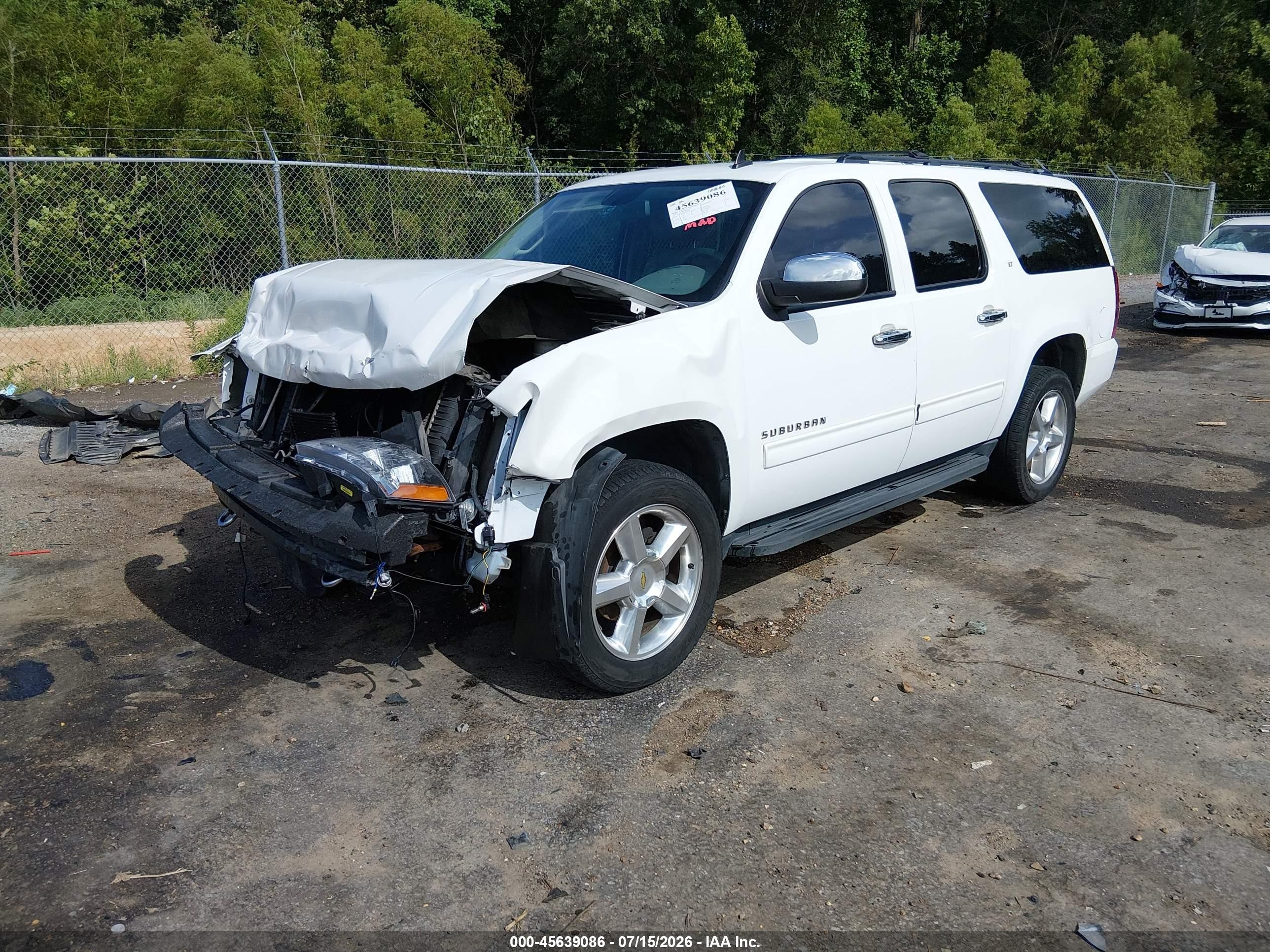 2014 Chevrolet Suburban Lt White vin: 1GNSCJE05ER130445