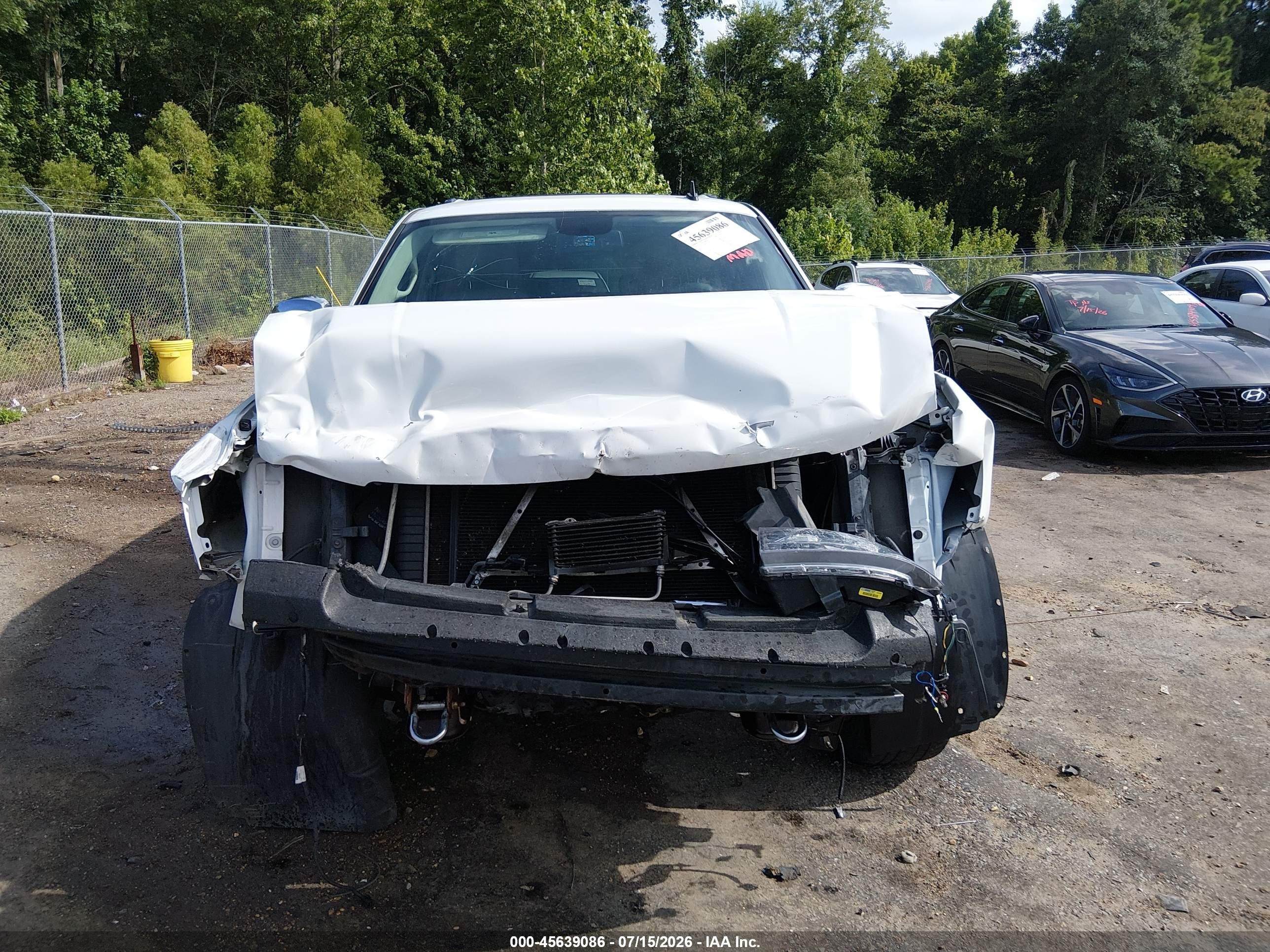2014 Chevrolet Suburban Lt White vin: 1GNSCJE05ER130445