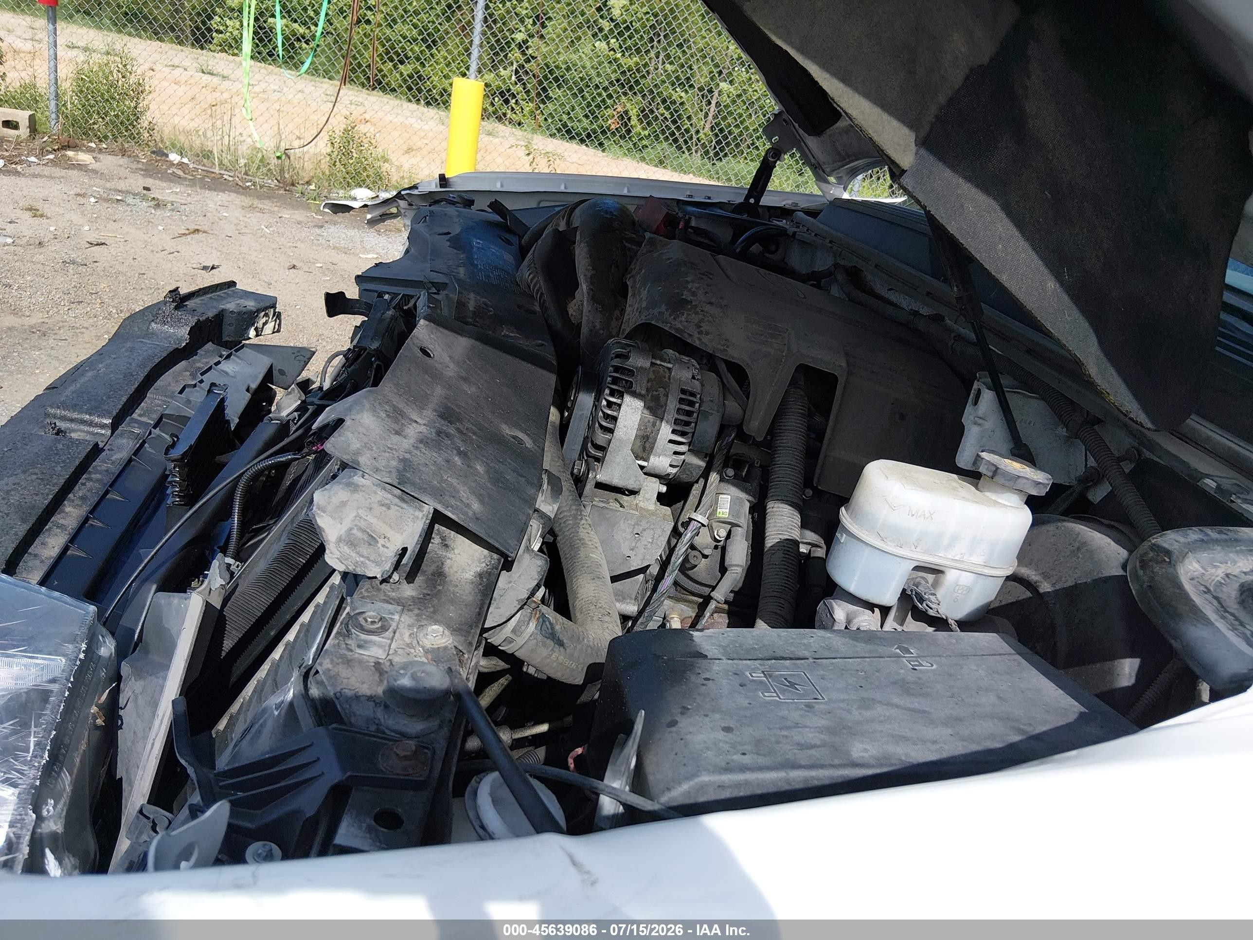 2014 Chevrolet Suburban Lt White vin: 1GNSCJE05ER130445