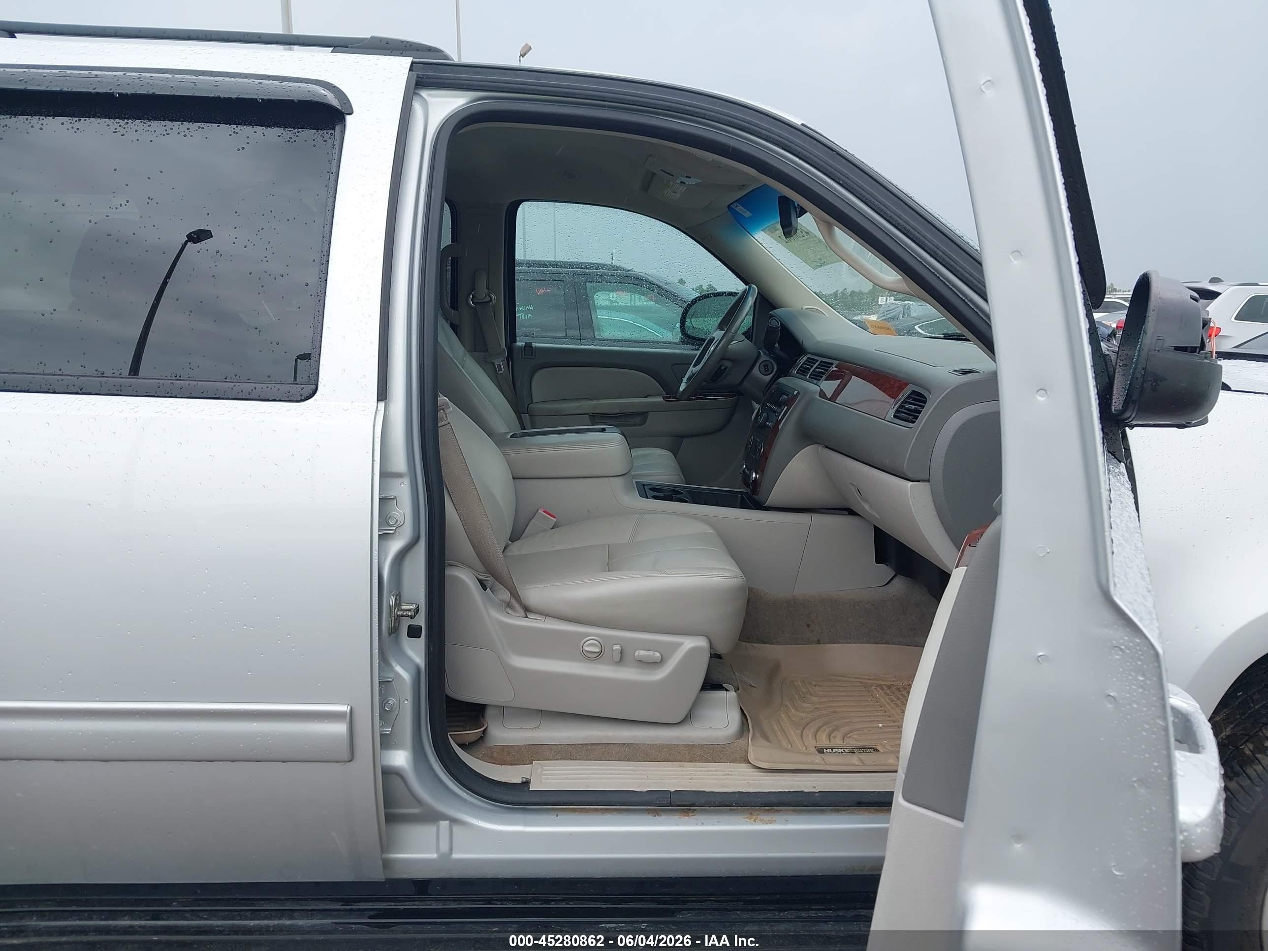 2014 Chevrolet Suburban 1500 Lt Silver vin: 1GNSCJE05ER145088