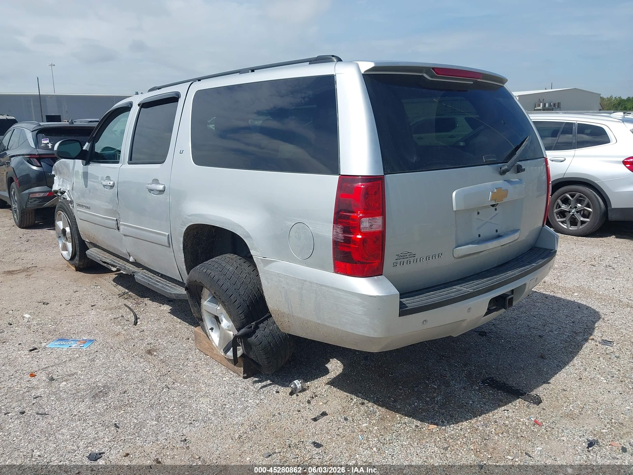 2014 Chevrolet Suburban 1500 Lt Silver vin: 1GNSCJE05ER145088
