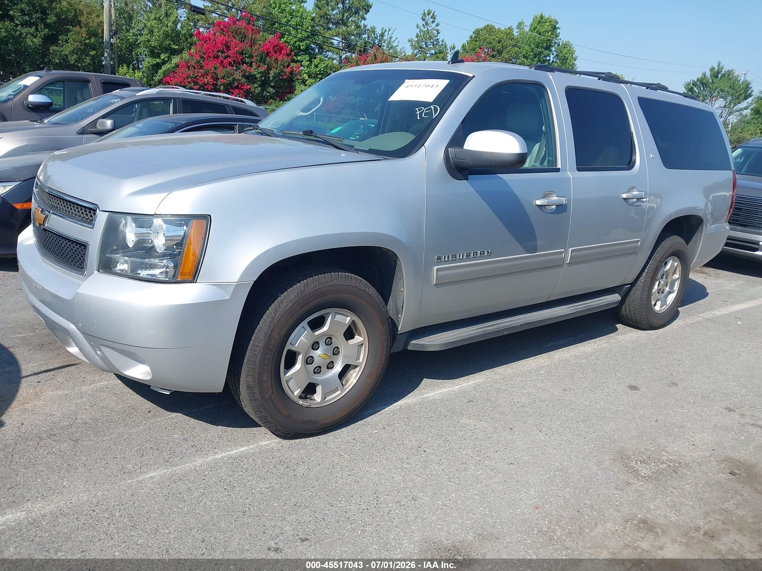 2014 Chevrolet Suburban Lt Silver vin: 1GNSCJE05ER219674
