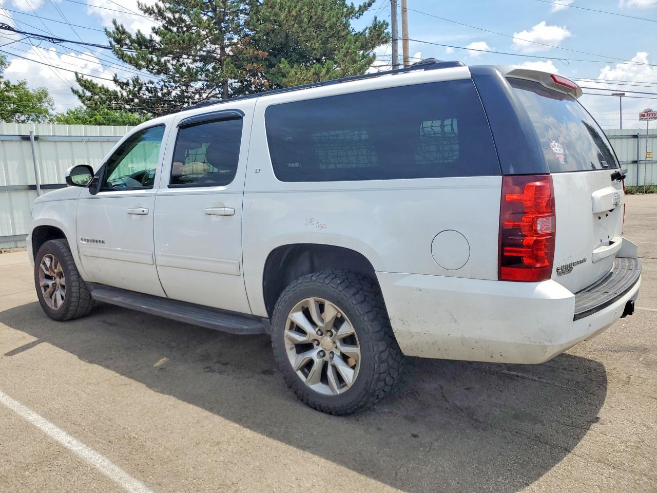 2011 Chevrolet Suburban C1500 Lt White vin: 1GNSCJE06BR230081